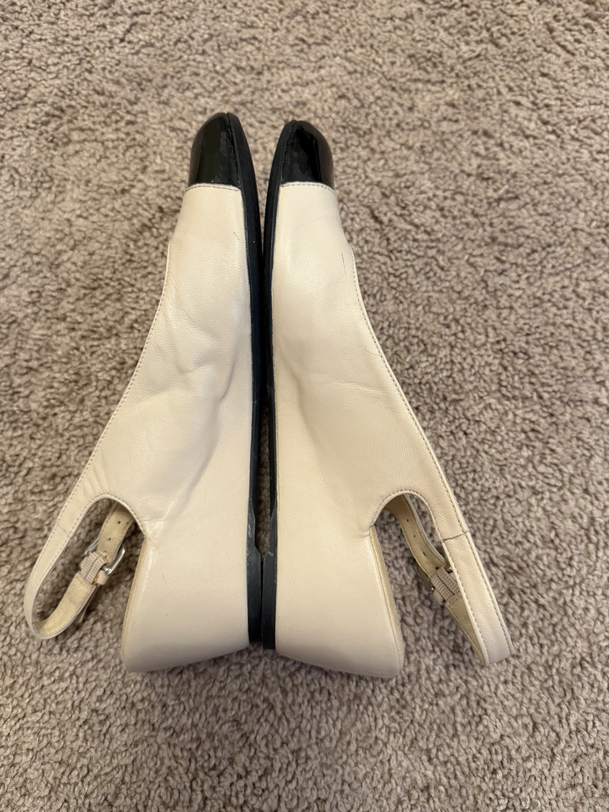 Stuart Weitzman A408323 Vintage Cap Toe Slingback Kitten Heel Nude Black Size 8