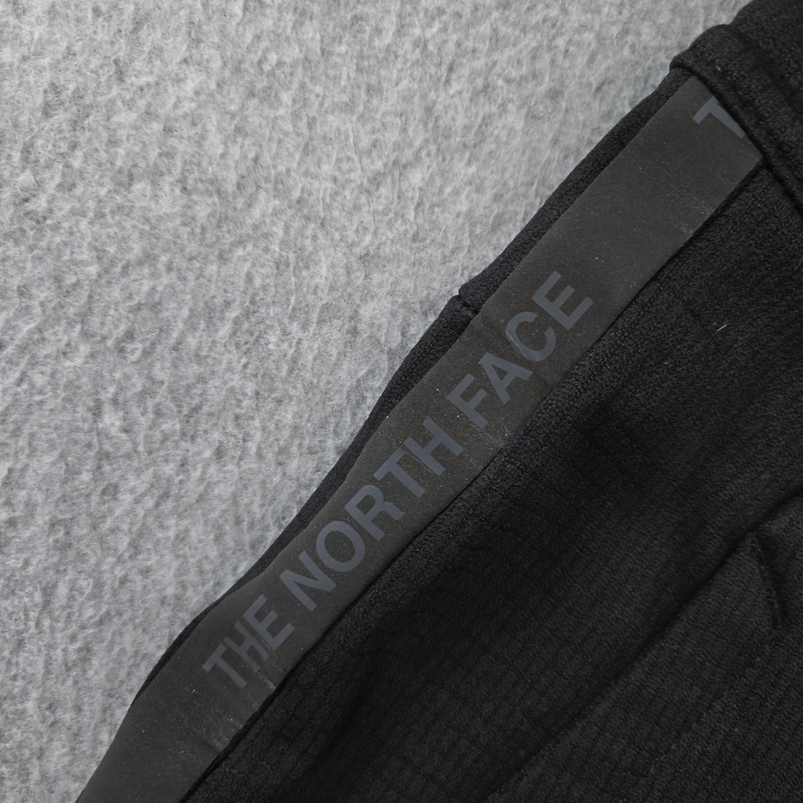 The North Face Shorts Mens L Black Fleece Polyester Elastic Waist 10in
