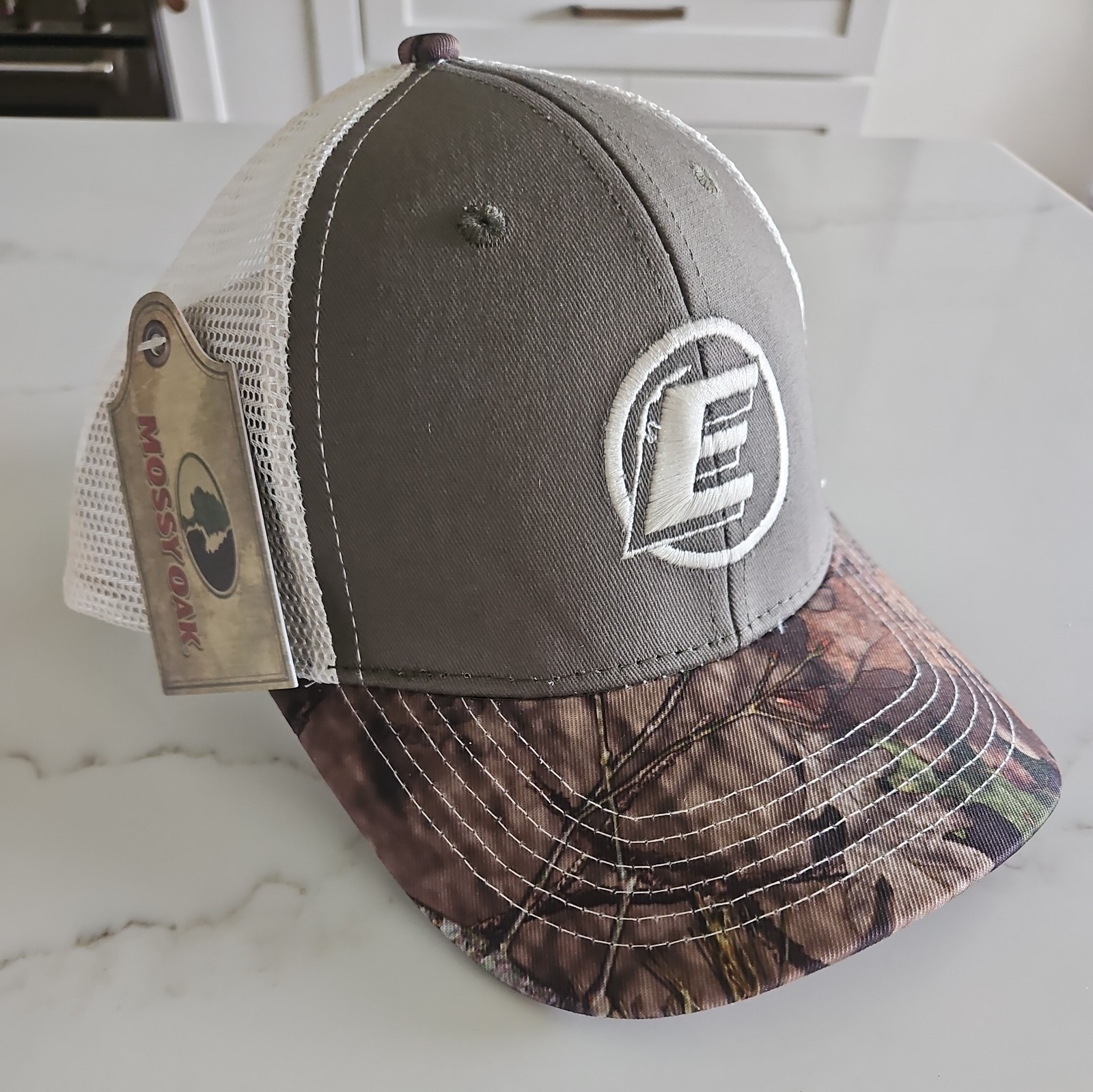Estes Trucker Hat~Camouflage/white~New With Tags~SnapBack