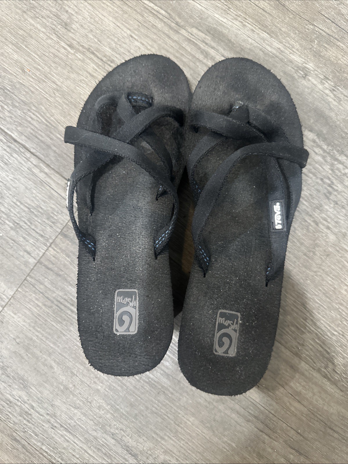 Teva Olowahu Black Crisscross Strappy Flip Flop mush Comfort Sole black size 7