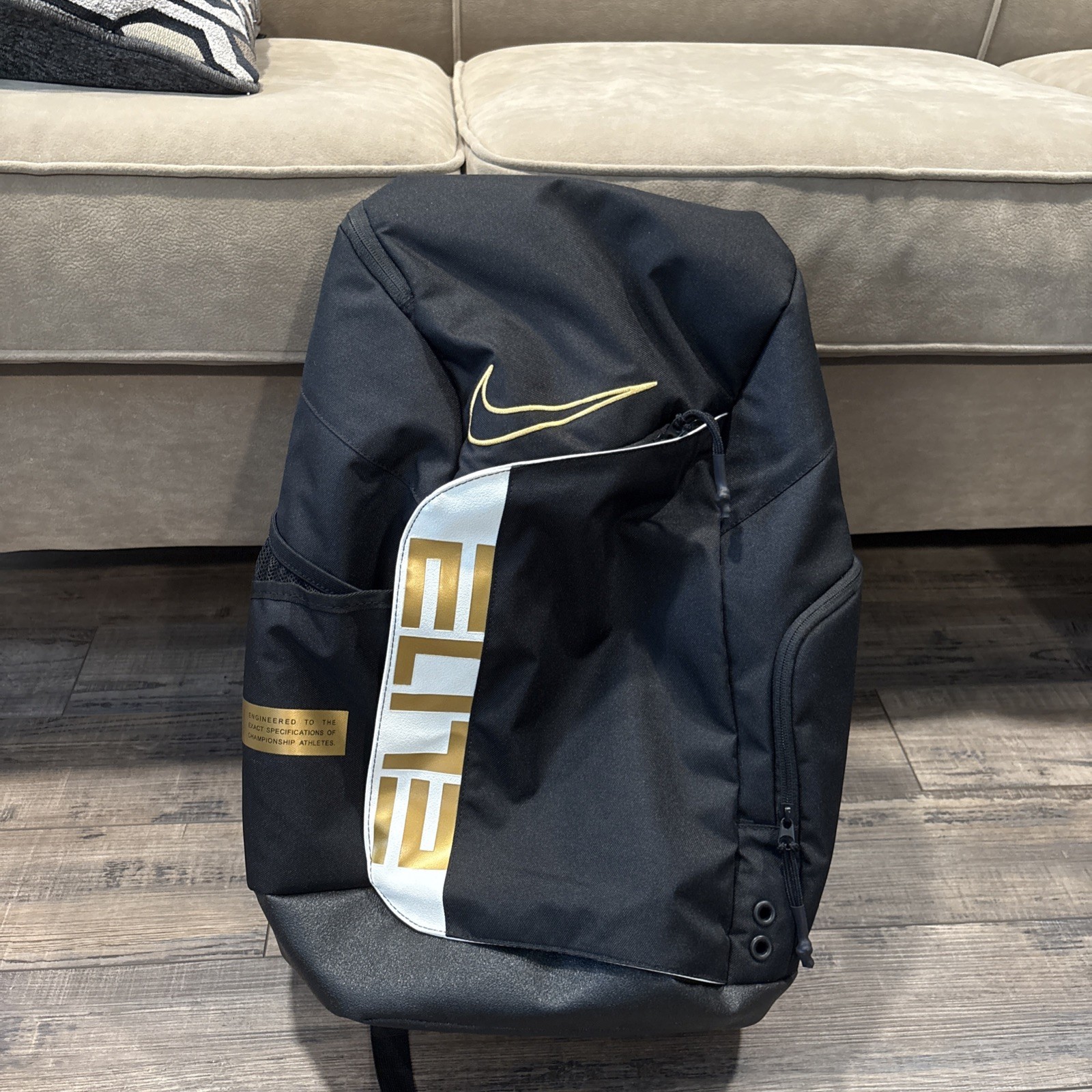 PRE OWNED – NIKE HOOPS Elite Pro Men’s Basketball Backpack Black/Gold