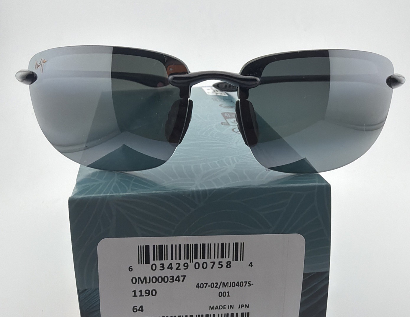 Maui Jim Ho’okipa Gloss Black Frame / Grey Polarized Lenses | MJ0407S-001