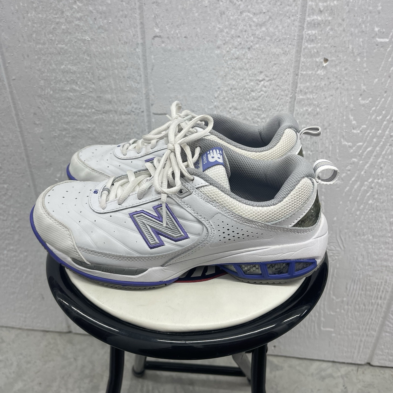 New Balance 806 Tennis Shoes Womens Sz 9.5 White Purple Sneakers