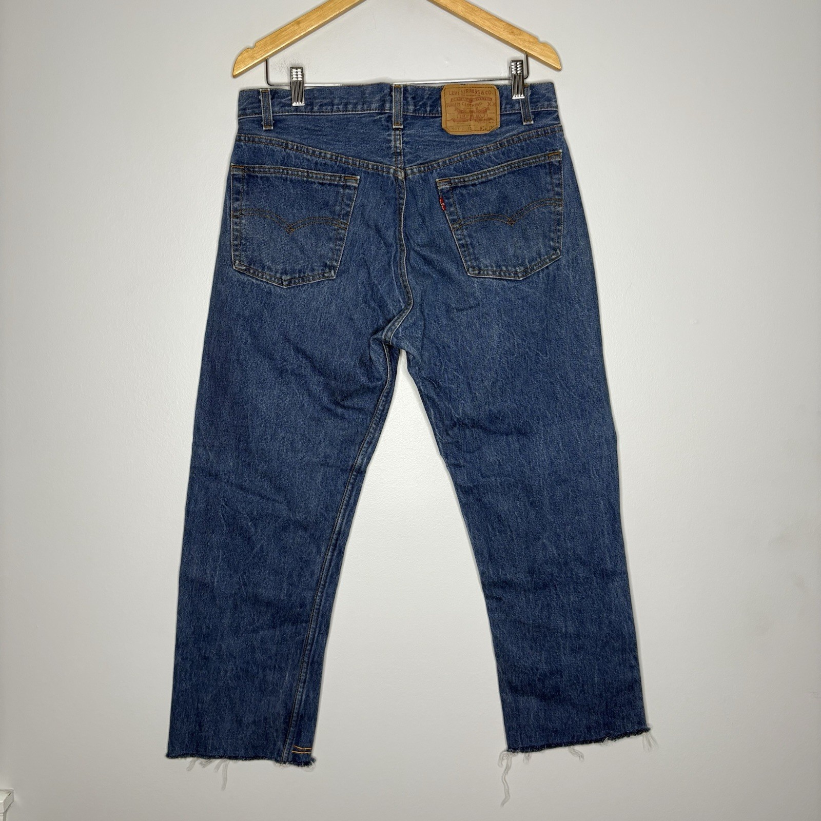 Vintage 1985 Levi’s 501 XX Button-Fly Blue Jeans Measures 33×25.5