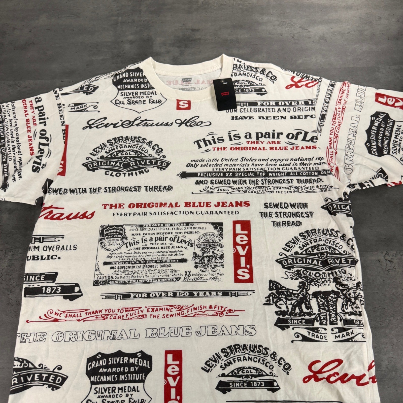 Levi’s Graphic Tee Men L White All Over Print Vintage Fit Heritage Logo T-Shirt