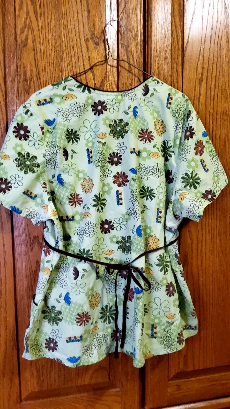 SB Scrub Top XL Short Sleeves Tie Back Arm Pit To Arm Pit 24.5 In. (B21)