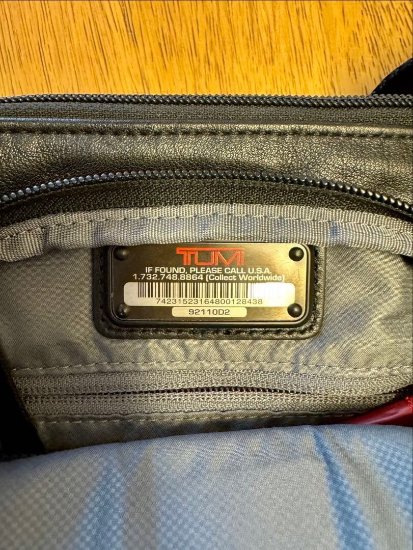 TUMI Alpha 2 Leather Travel Pocket Shoulder Bag Black 92110D2 Men’s Zip Pouch