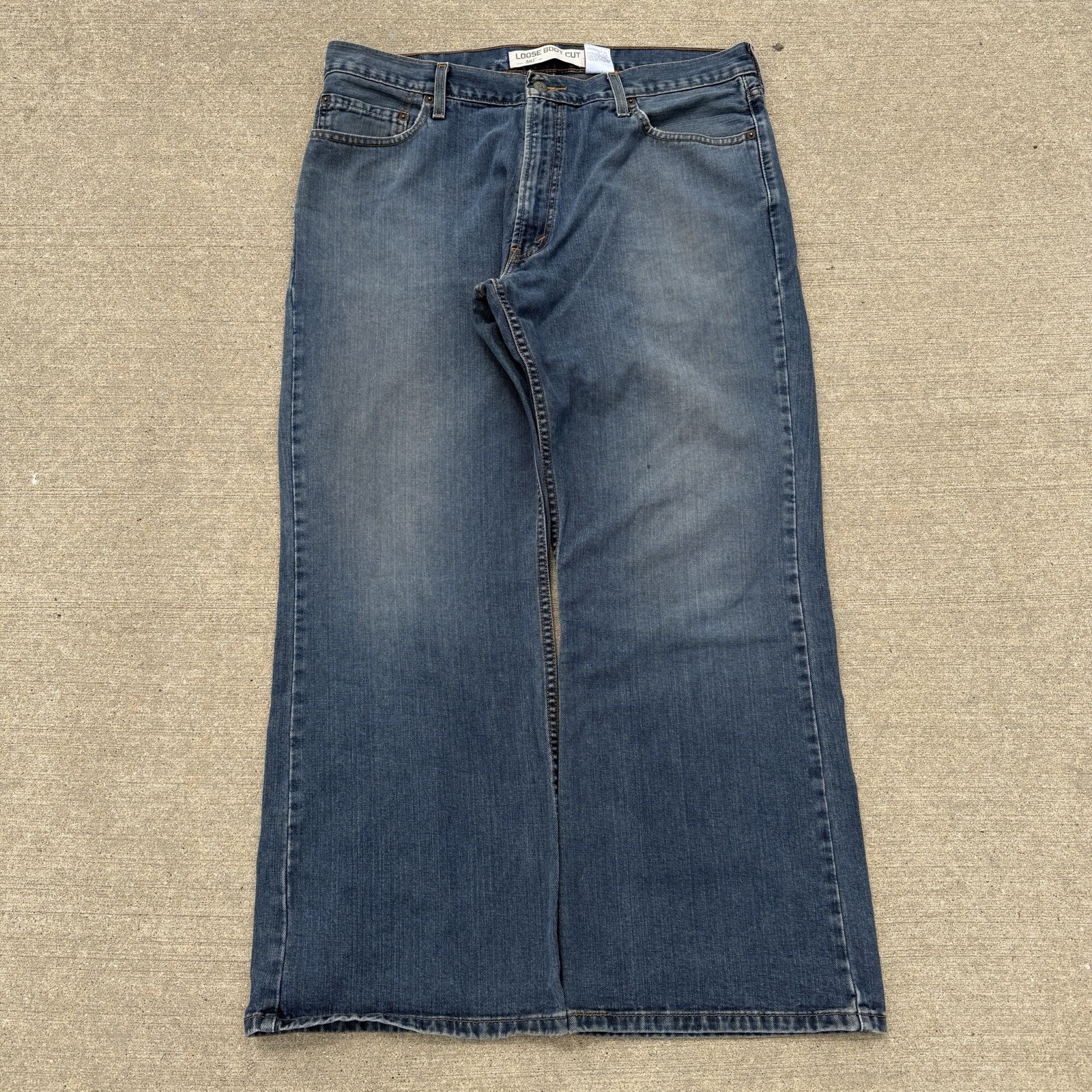 Vintage Baggy Levi’s 567 Loose Boot Cut Wide Leg Denim Jeans 36×29 Y2K Mid Wash