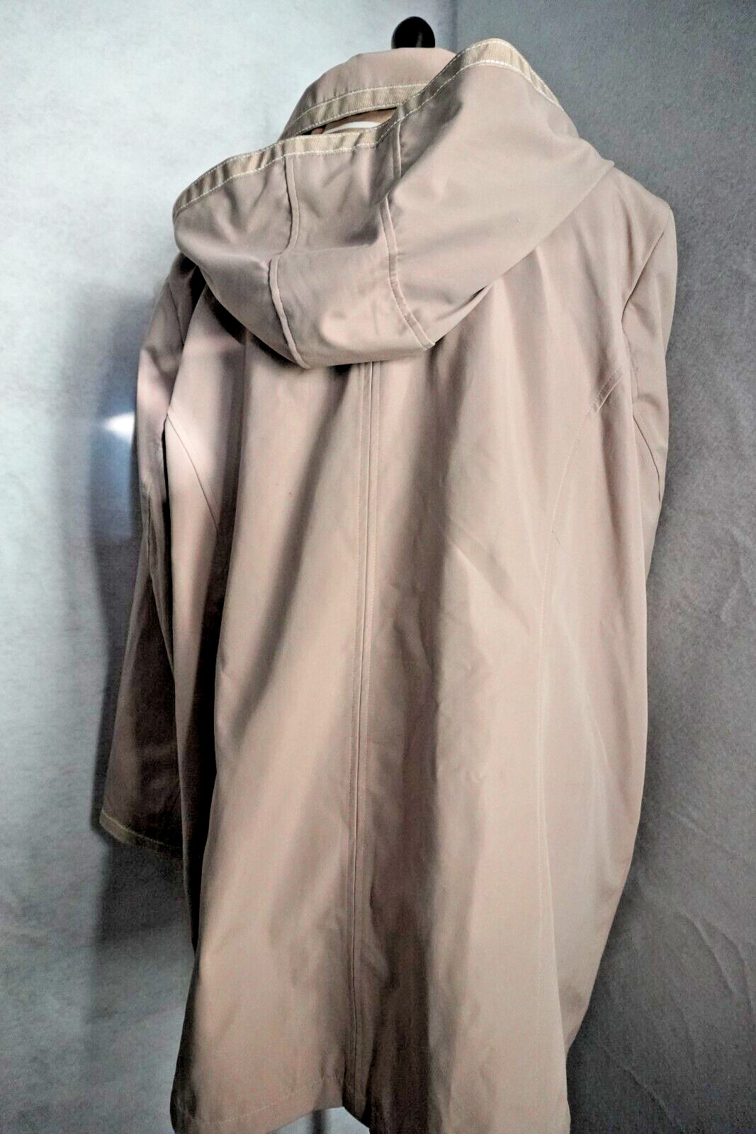 Dennis Basso Beige Zipper Front Hood Lined Water-Resistant Coat size 2X