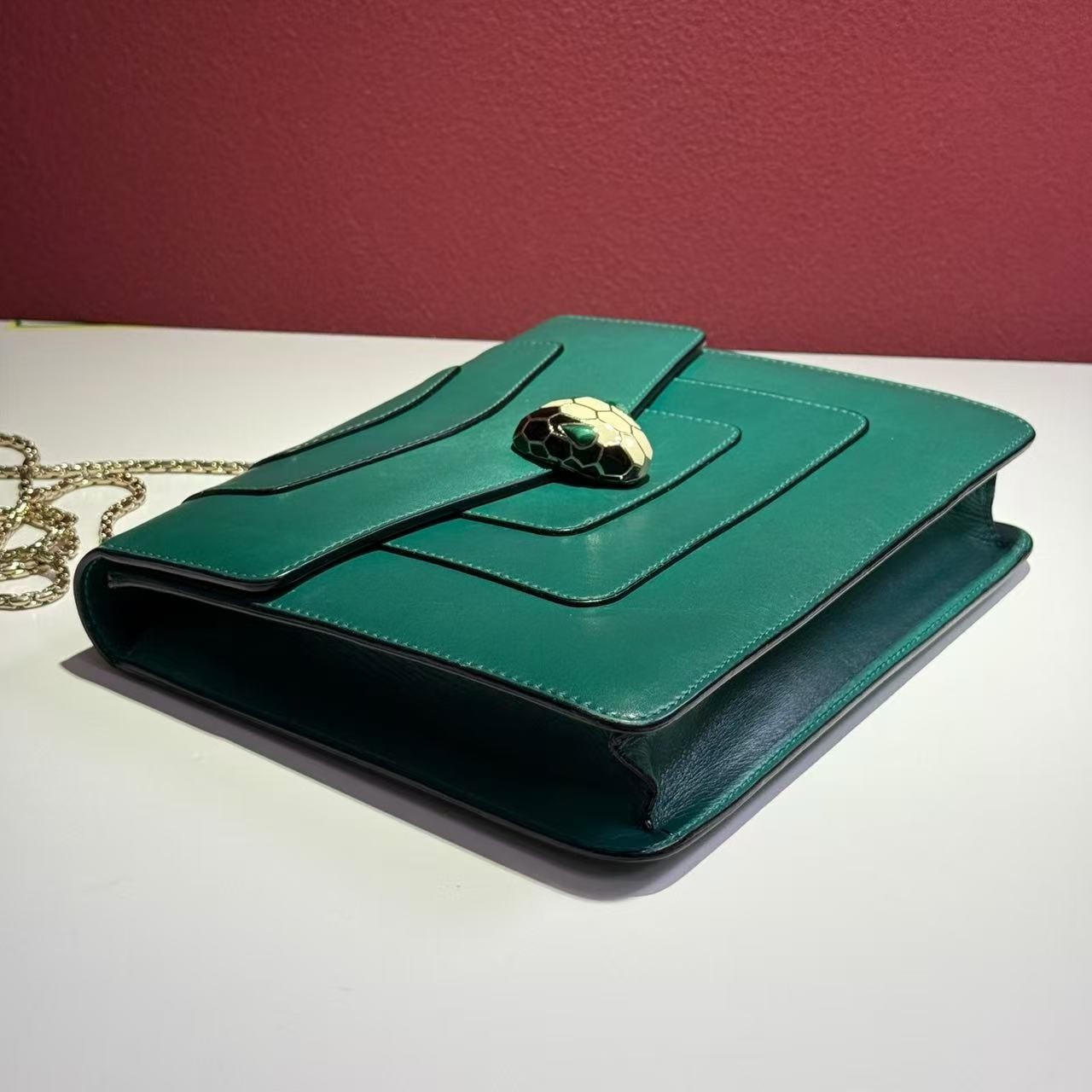 Bvlgari Serpenti Forever Medium Emerald Green Calfskin Shoulder / Crossbody Bag