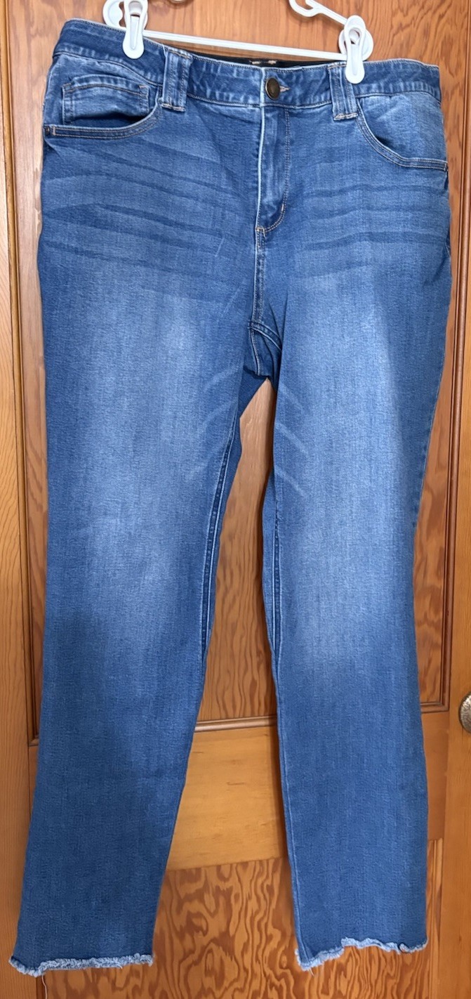 Democracy Womens Size 16W Ab Technology Dark Wash Straight Leg Jeans Raw Hem