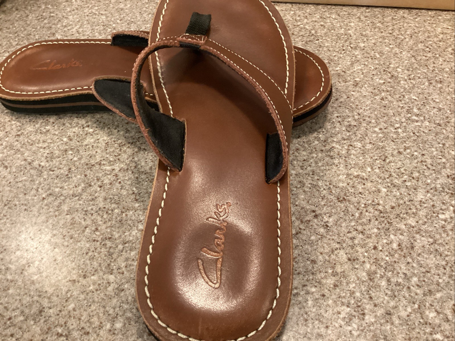 Clarks Women’s Brown Leather Flip Flops Size 8