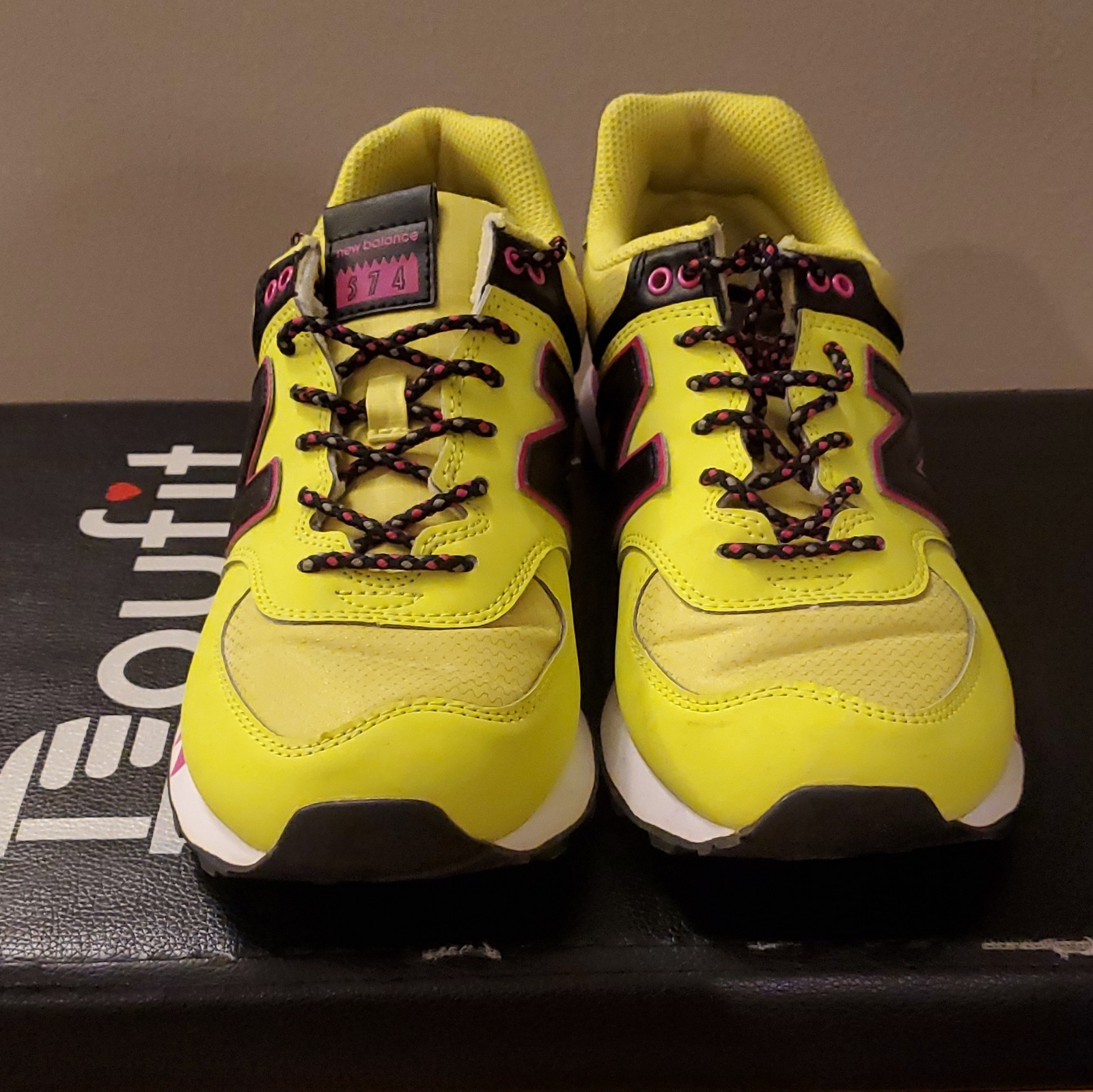 New Balance 574 Women’s Low Top Lace-Up Sneakers Yellow/Pink/Black WL574JOC