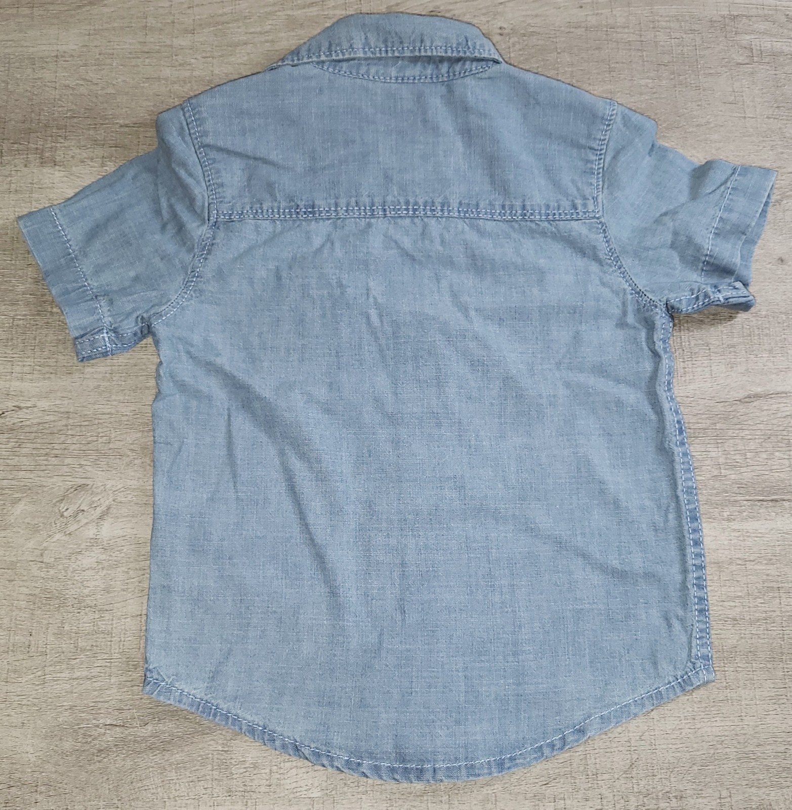 OshKosh B’Gosh Baby Toddler Boys Blue Denim Chambray Button Up Shirt Size 2T NWT