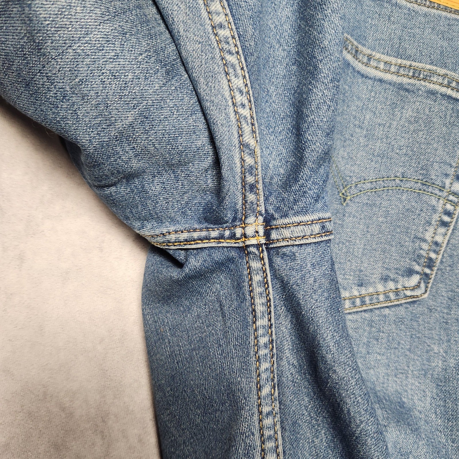 Levis 505 Regular Fit Straight Leg Jeans Mens 40×30 Medium Wash Blue Denim