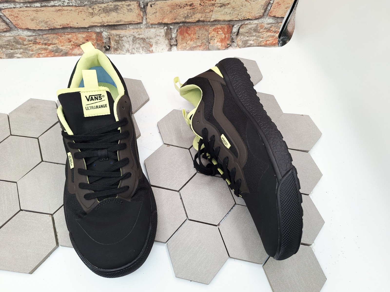Men’s Sz 12 VANS MTE ULTRARANGE EXO Black Brown Yellow Neon Green FALL COLOR