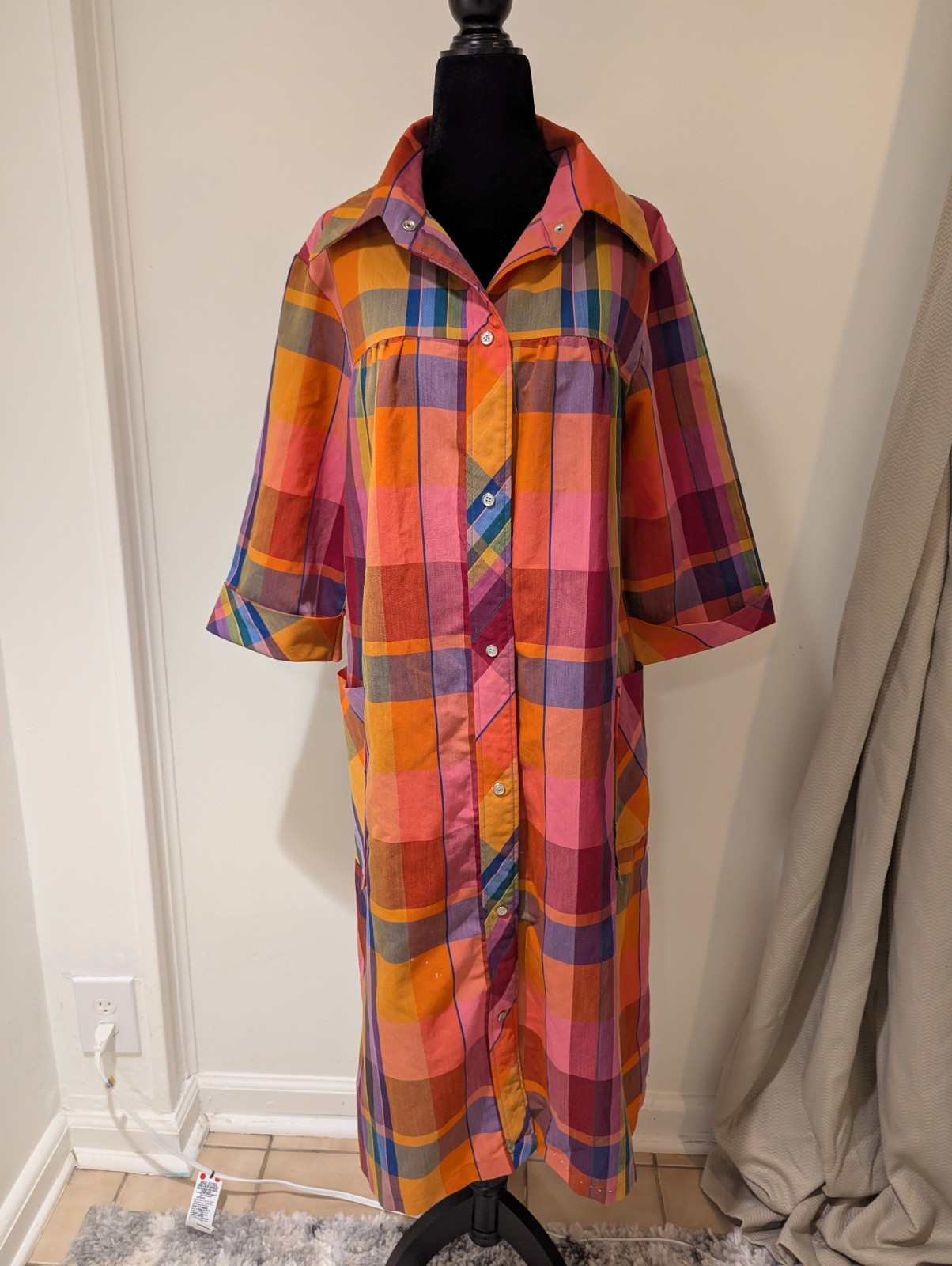Vintage 1970s Leisure Life Snap Up Smock House Dress Pink Plaid Poly/Cotton M-XL