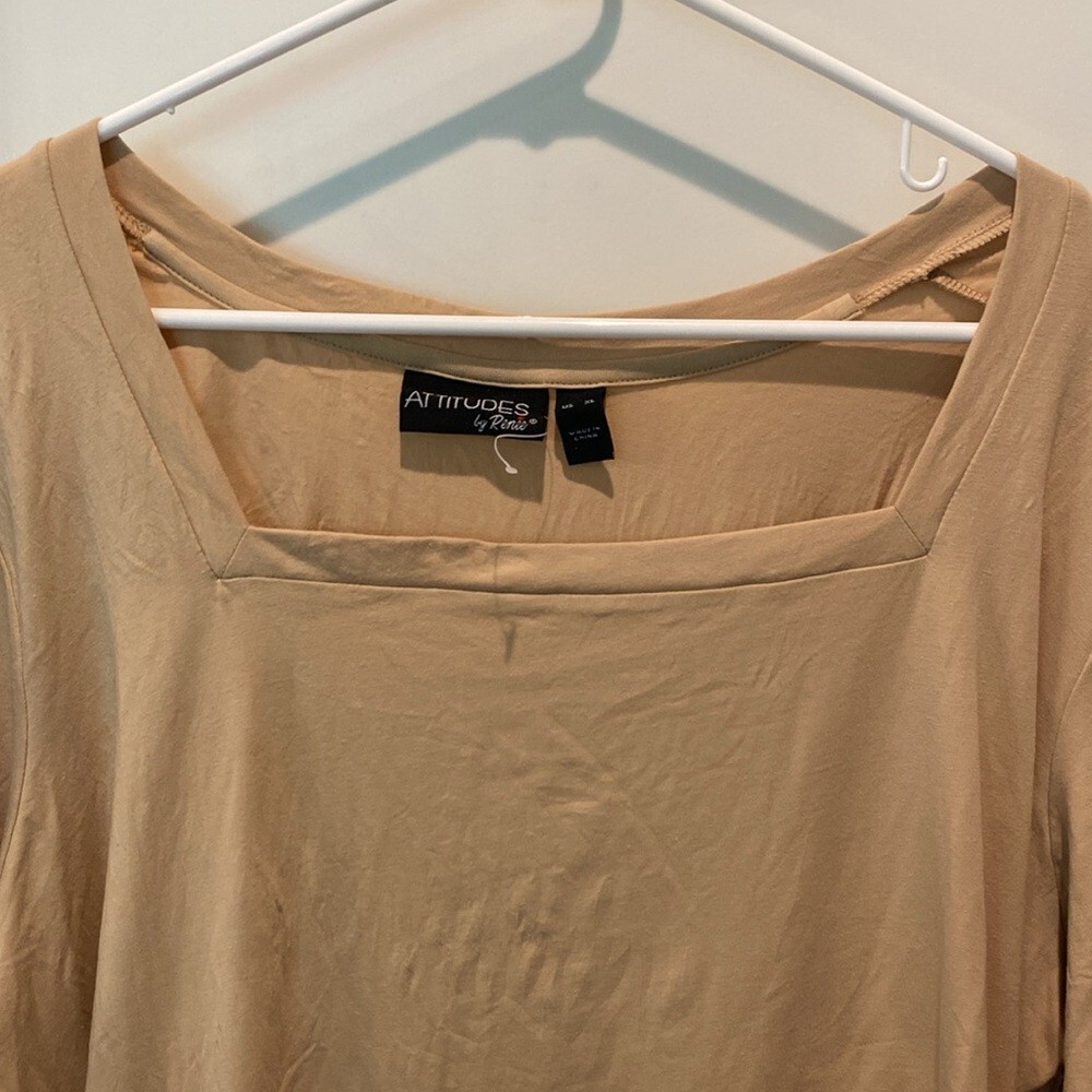 Ladies Attitudes by Renee Beige Blouse. Size XL. 95% Cotton, 5% Spandex.