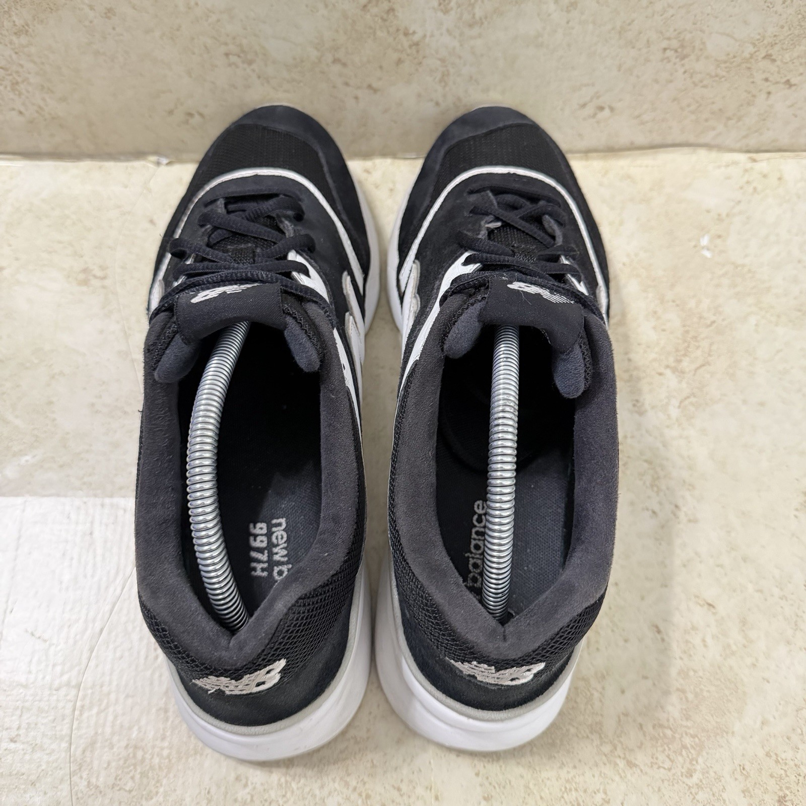 New Balance 977H Sneakers Mens 9.5 Black Suede Low Atheltic Casual Shoes Retro