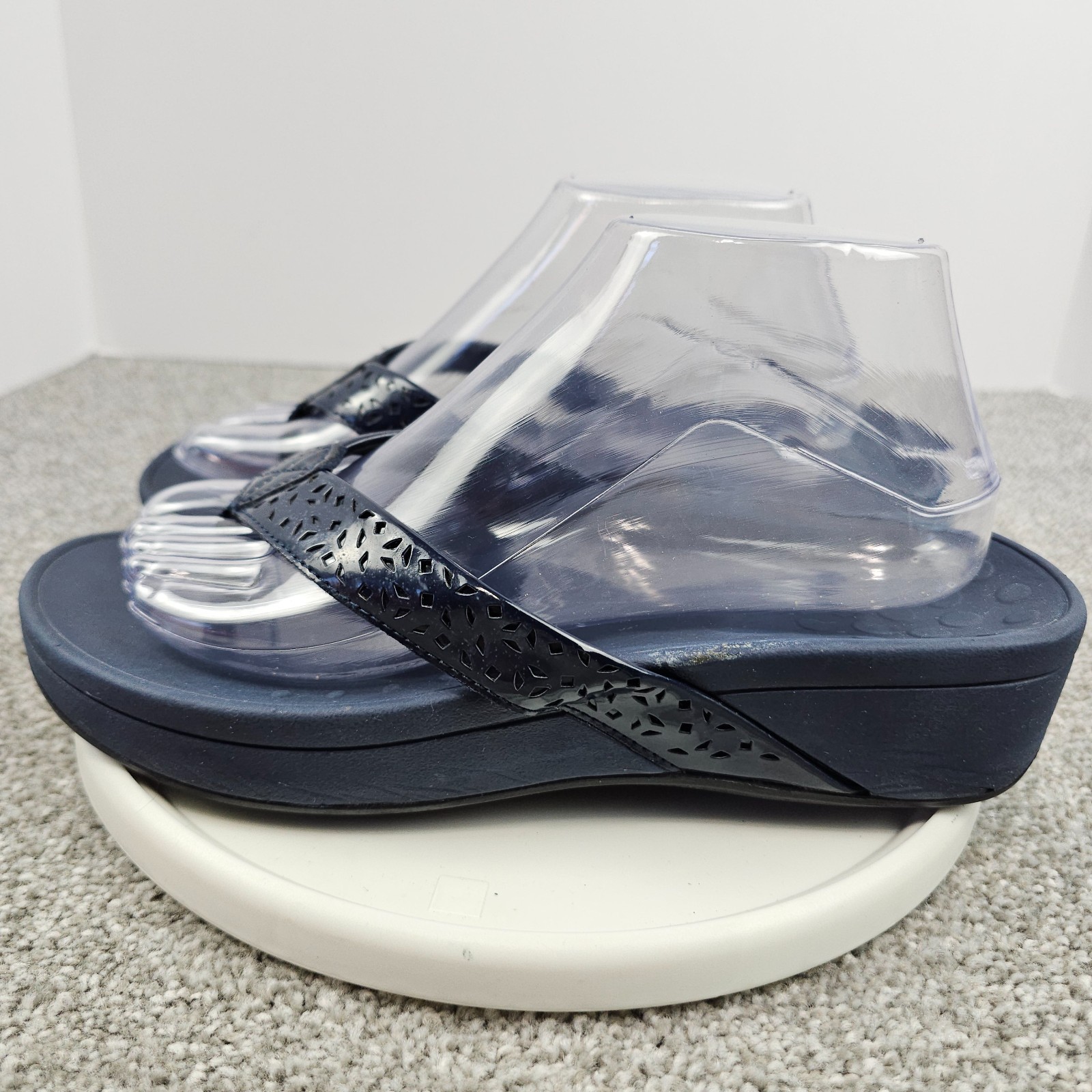 Vionic Zuma Sandals Blue Leather Wedge Women’s Size 9 WIDE Orthopedic Flip-Flops