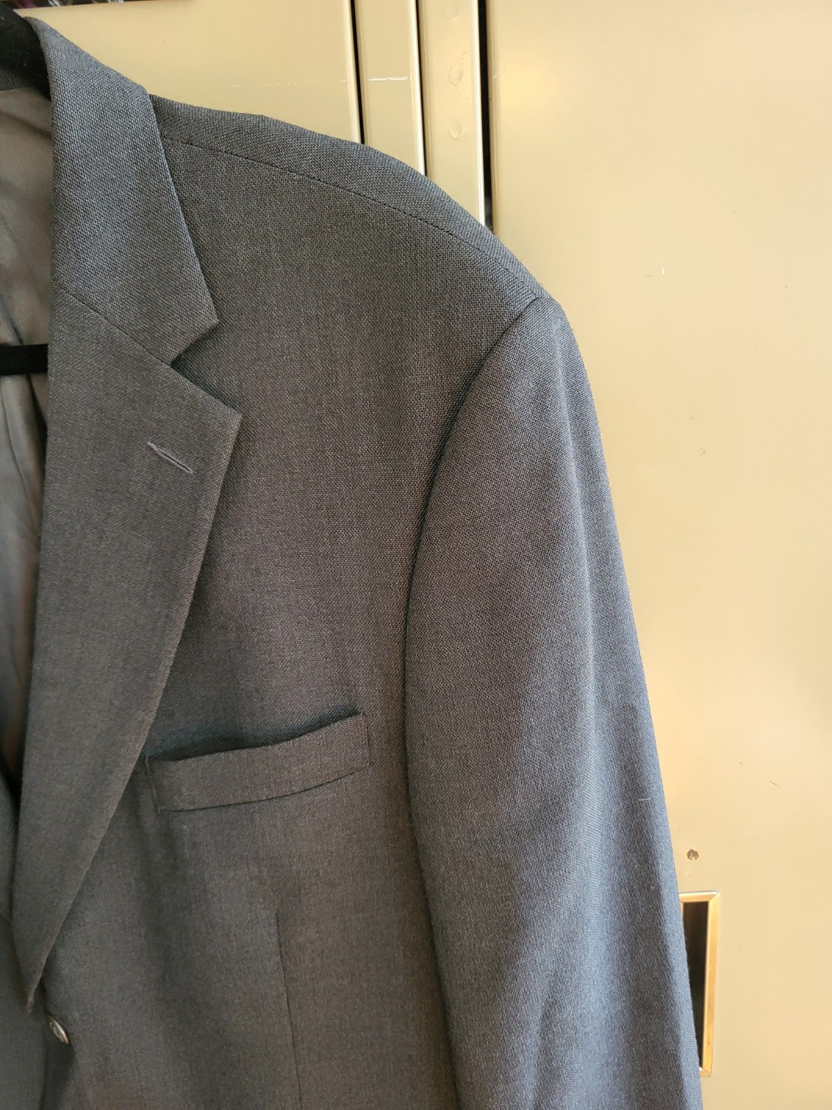 Stafford Grey blazer. Polyester/worsted Wool. Size 44L