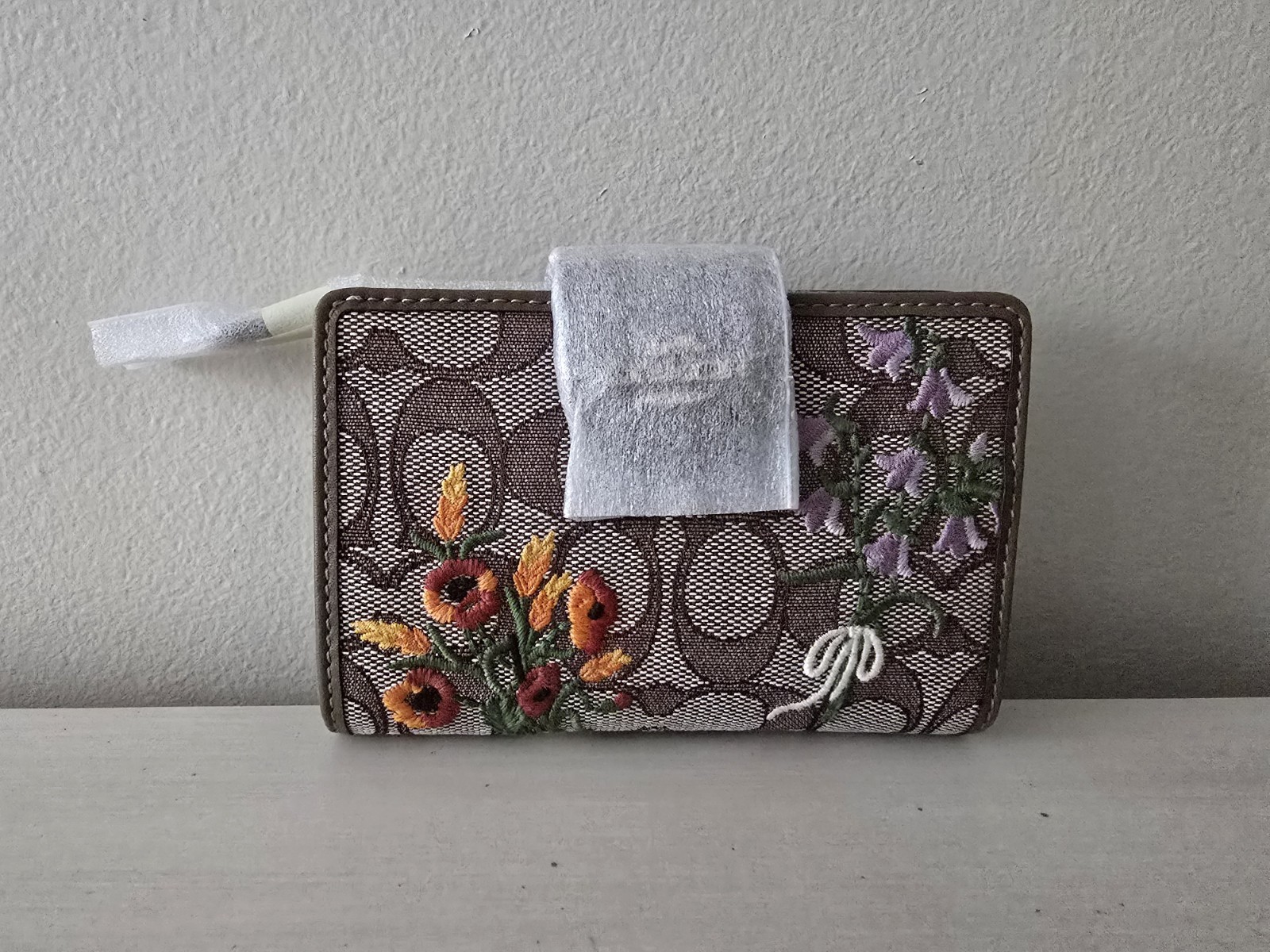 COACH CEC32 Medium Corner Zip Wallet Signature Jacquard w Floral Embroidery NWT