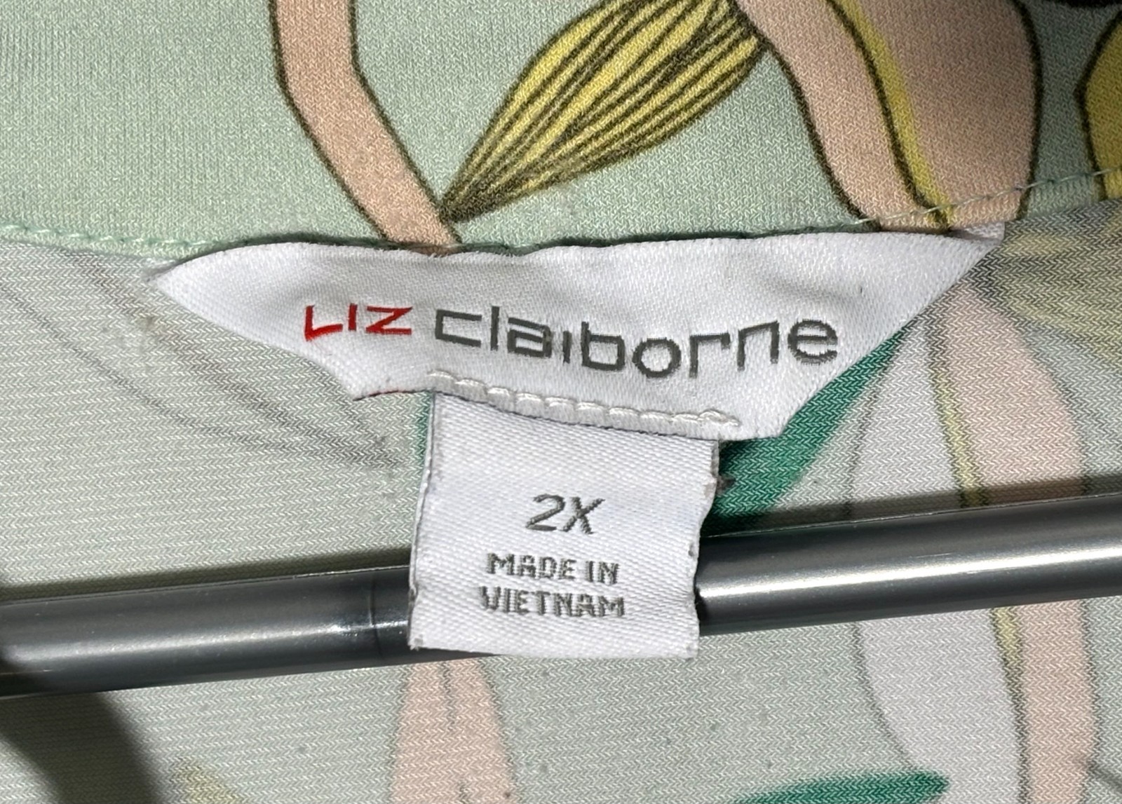 Liz Claiborne Sleeveless Shirt Womens 2X Green Sage Floral Color Work Office