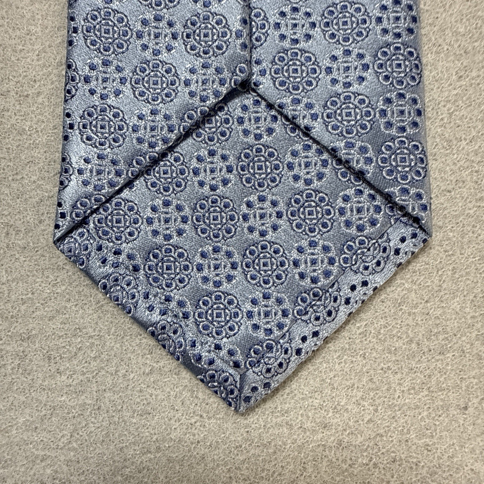 Brioni Silk Tie Blue Silver Medallion Floral Geometric Pattern 9cm Made in Italy
