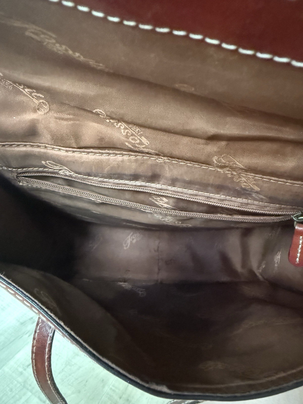 Fossil Brown Shoulder Bag Magnetic Flap Buckle Accent Gold Hardware Lined