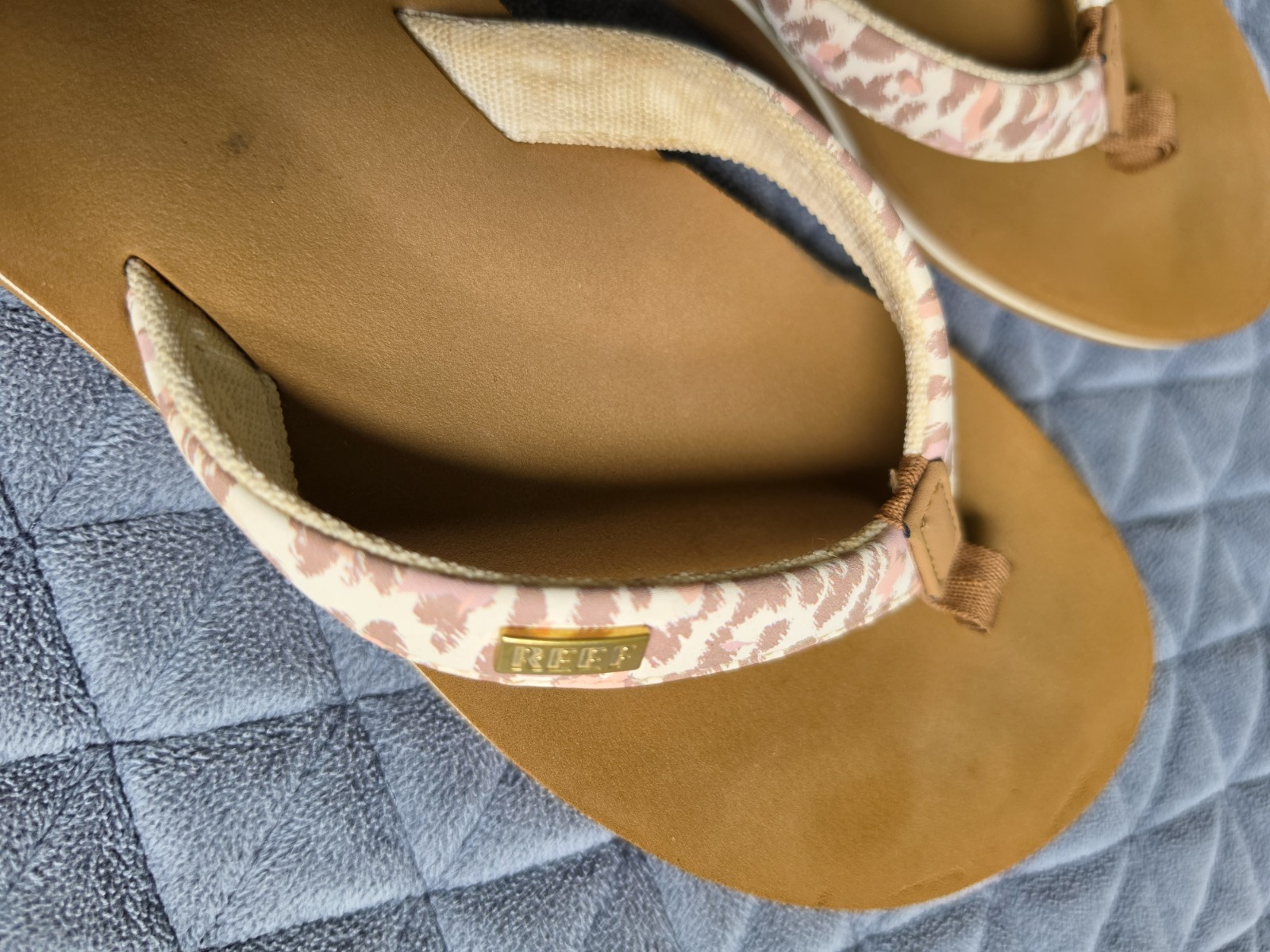 Size 8 REEF Cushion Sandals Tan with Animal Print