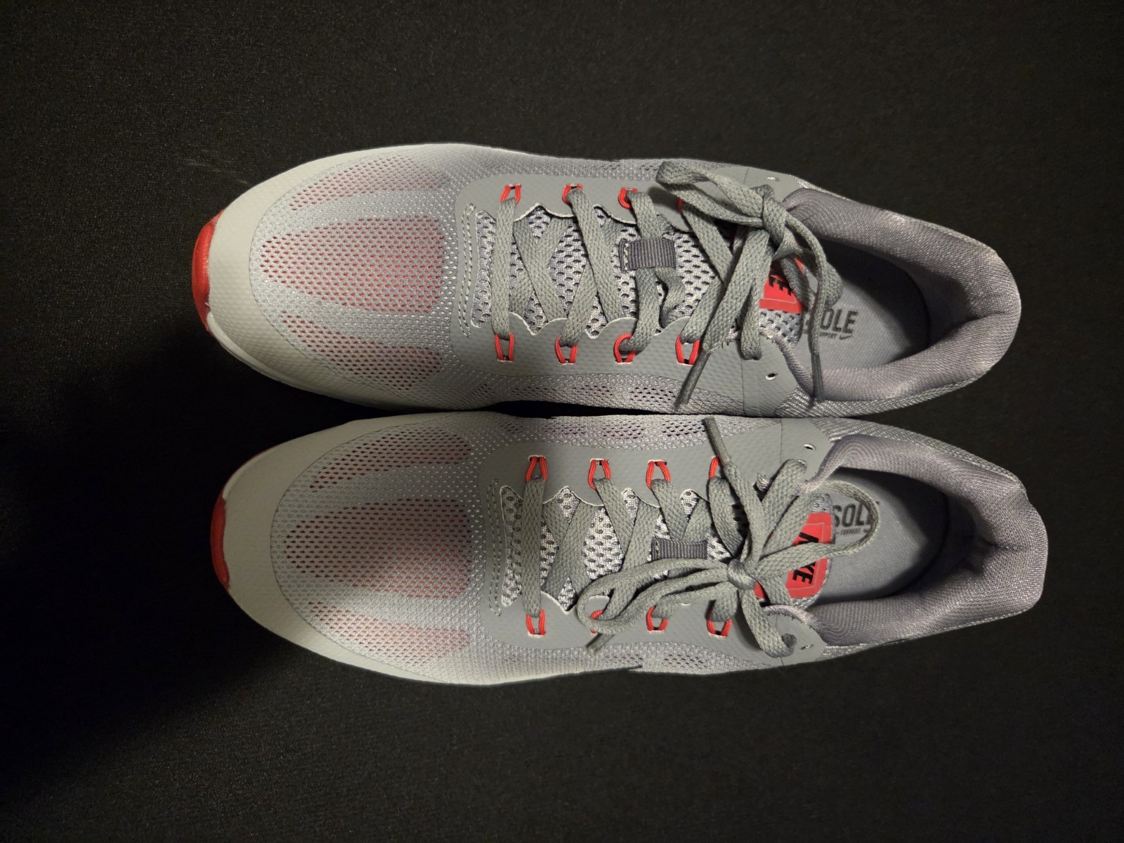 Nike Max DYNASTY2 MAN Size 11.5 BRAND NEW NO BOX GREY RED