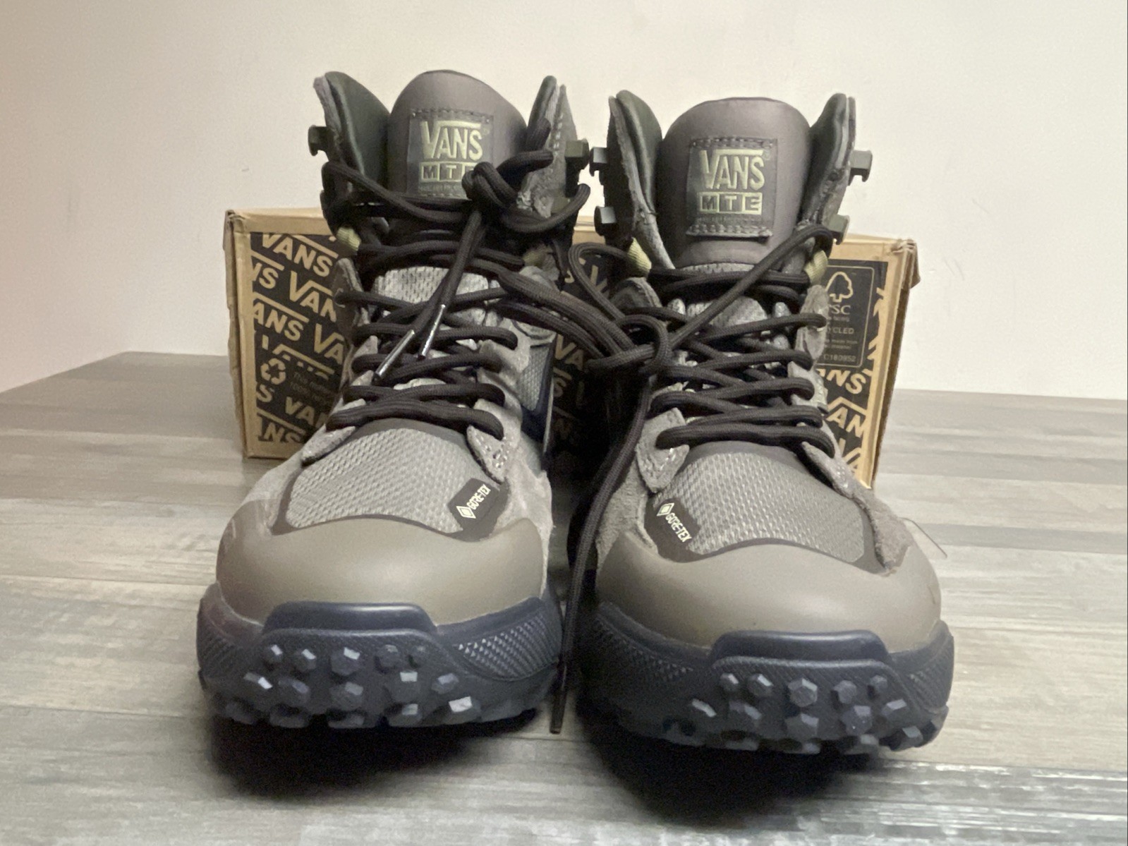 Vans MTE Crestline Gore-Tex Shoes Boots Sneakers Black/Brown Men’s Size 6.5 NEW