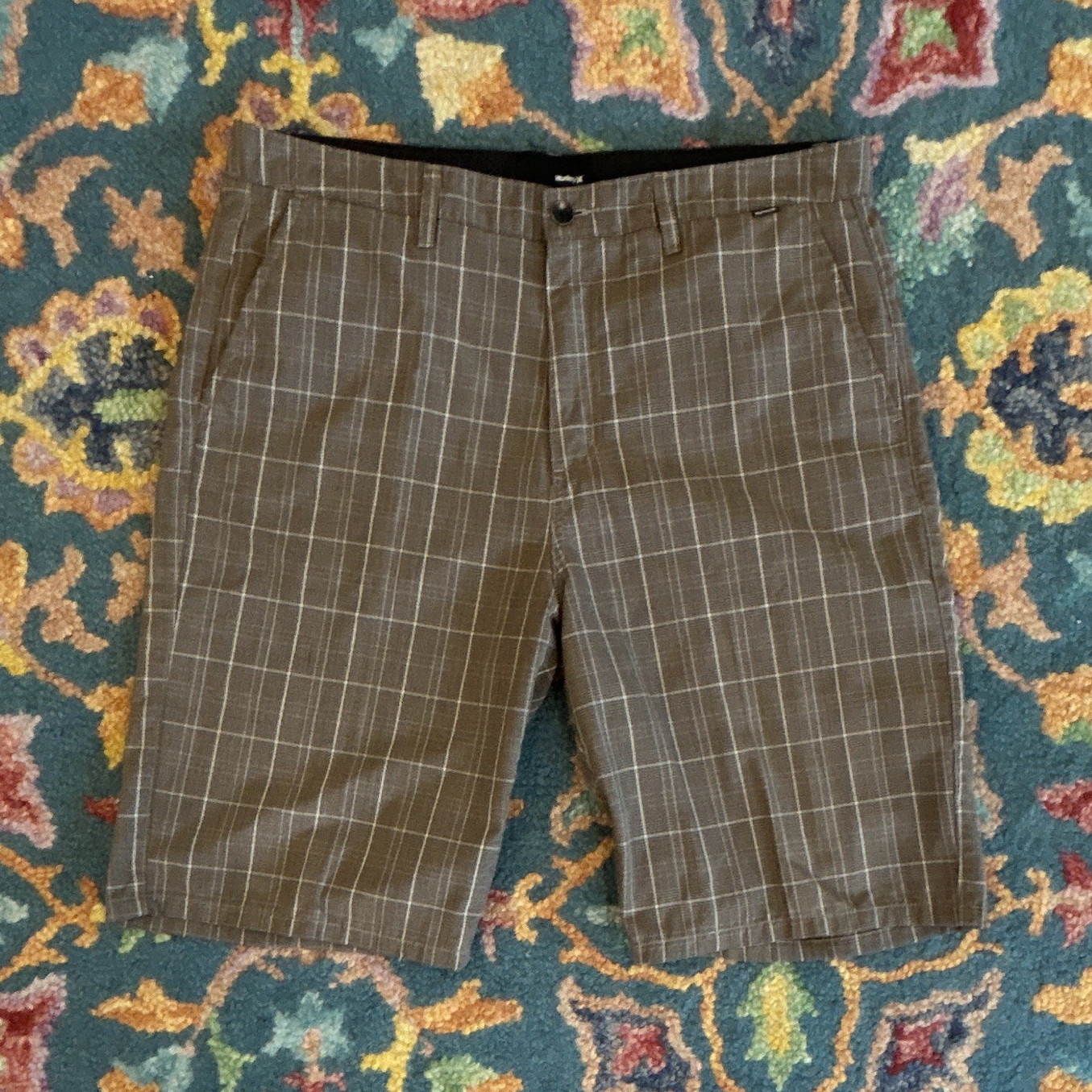Hurley Men’s Brown Plaid Chino Shorts Zip Flat Front Pockets Logo