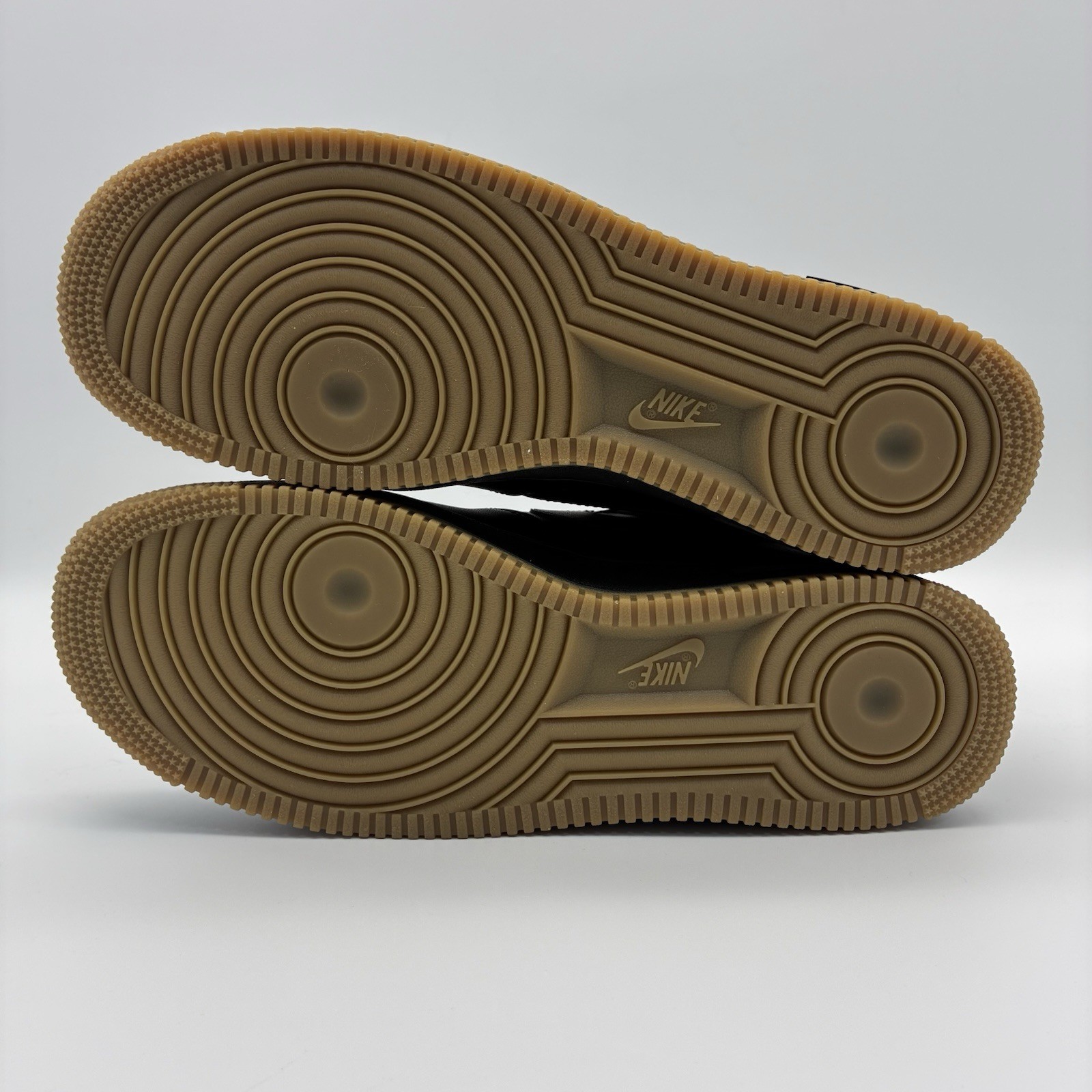 Nike Air Force 1 07 Low Black Gum DZ4404-001 NWOB Men Size 10.5