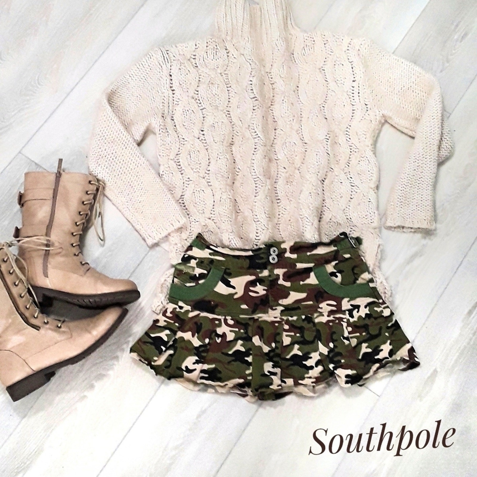 SOUTHPOLE Camouflage Micro Mini Skirt Size 7 Green Hip Hugging Pleated Peplum