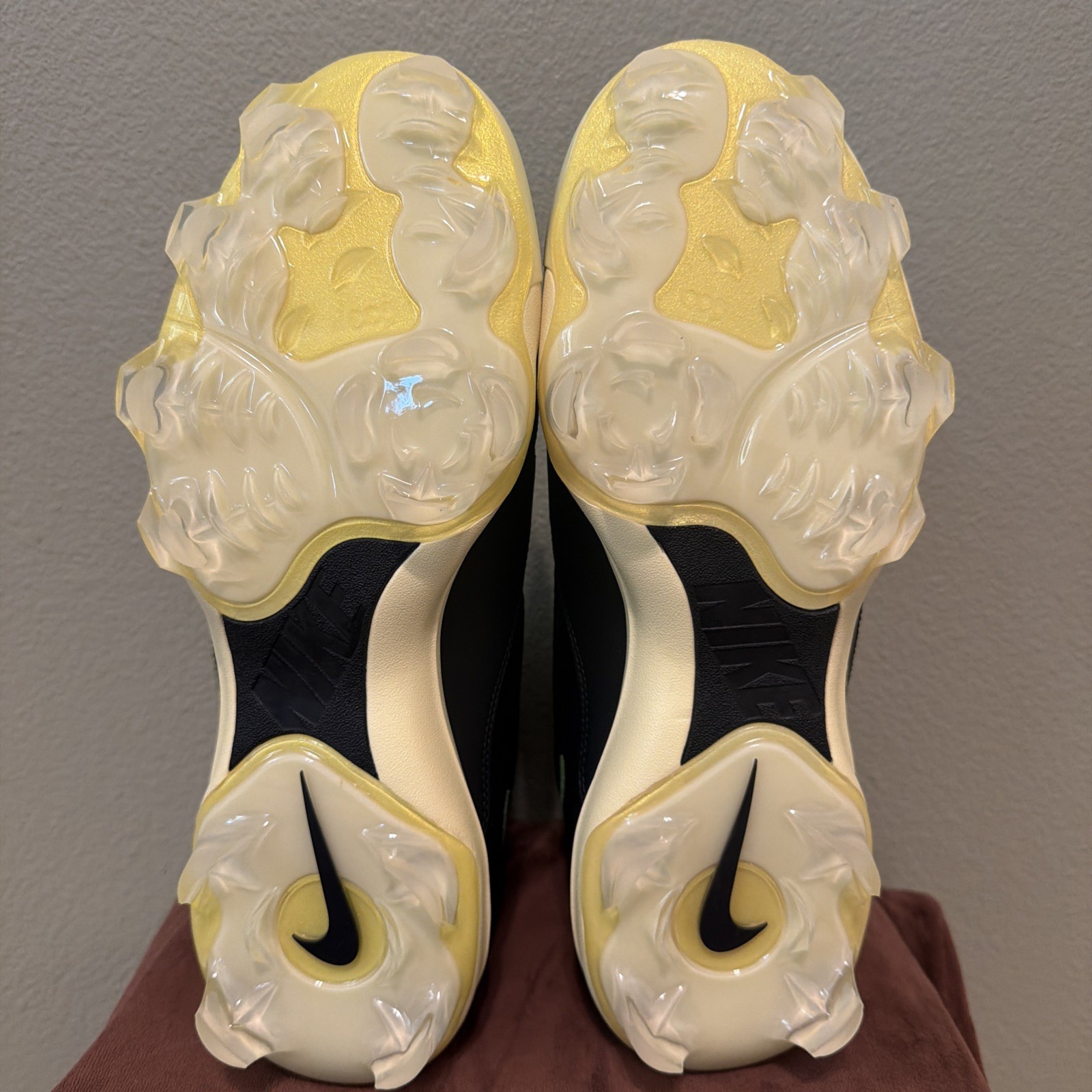 BRAND NEW Nike Griffey 2 MCS ‘Black Volt’ HF1579-001 Men’s Size 11.5 Cleats 🥵