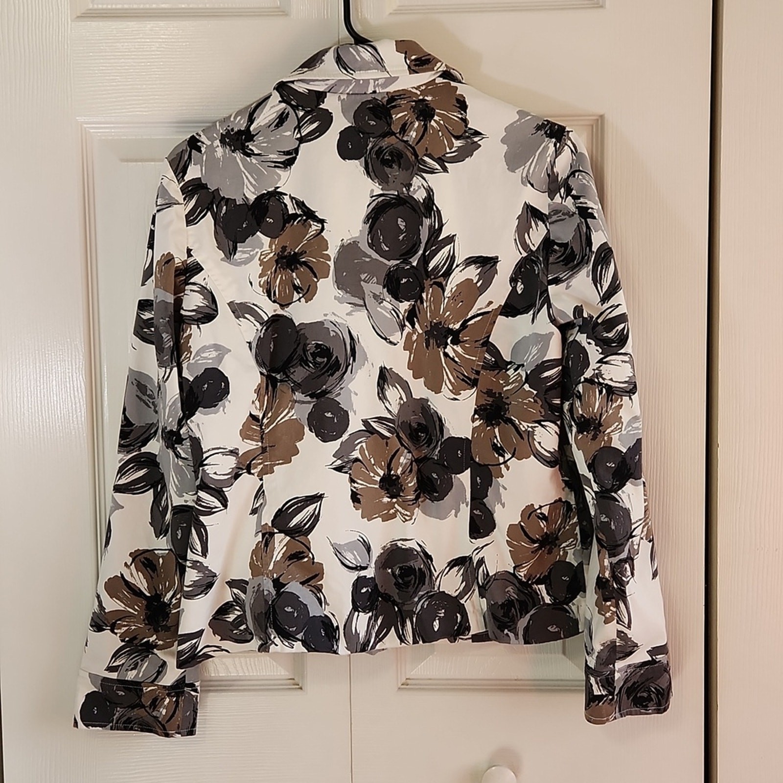 212 Collection Women’s Multi-colored Zip Collared Lined Floral Jacket Size Med