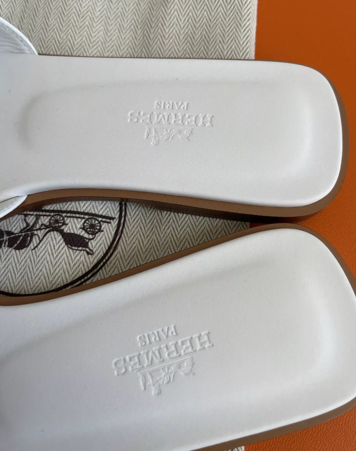 Size 38EU NEW in box HERMÈS White Calfskin Oran Sandals w/ receipt