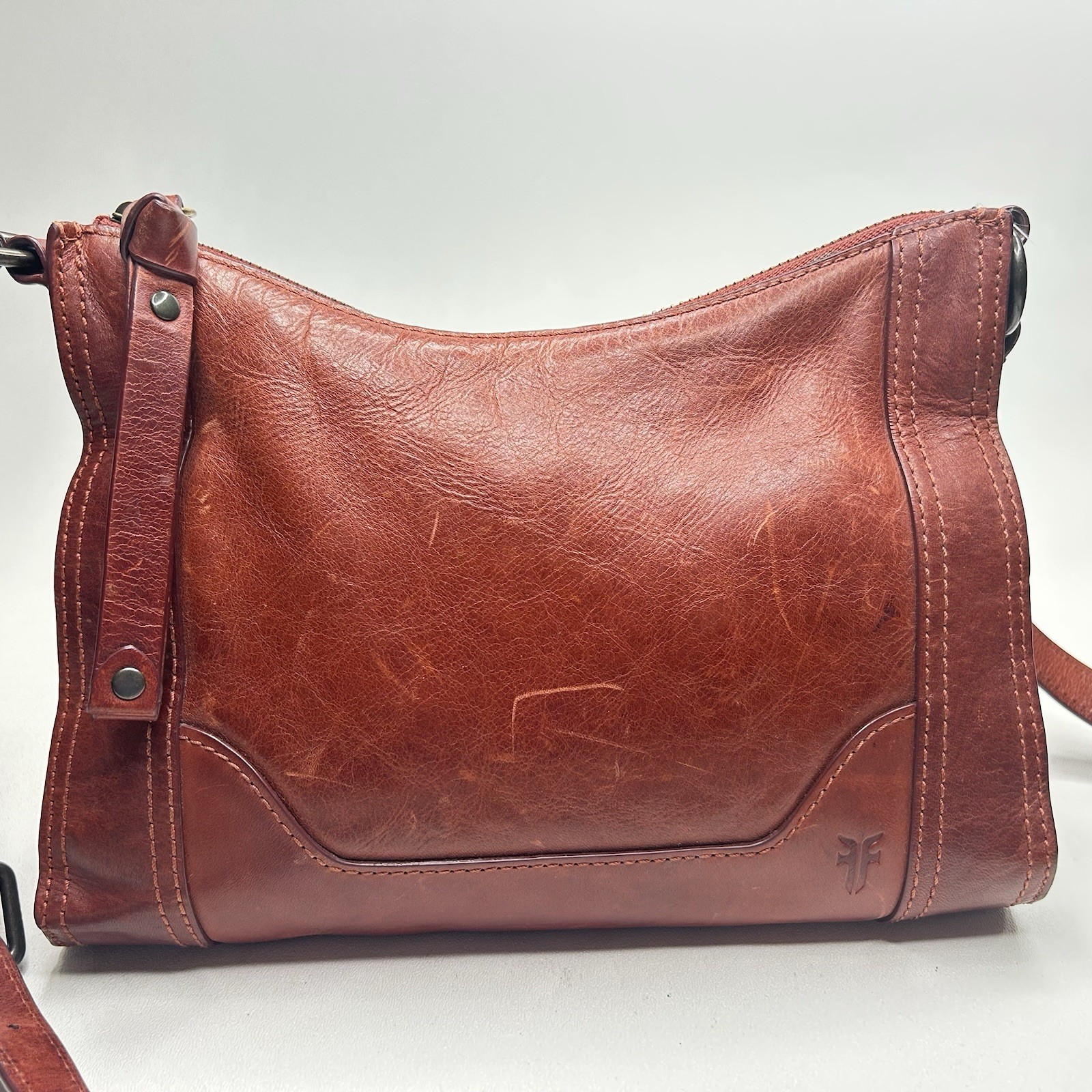 FRYE Melissa Zip Crossbody Bag in Antique Pull-Up Leather Burnished Cognac