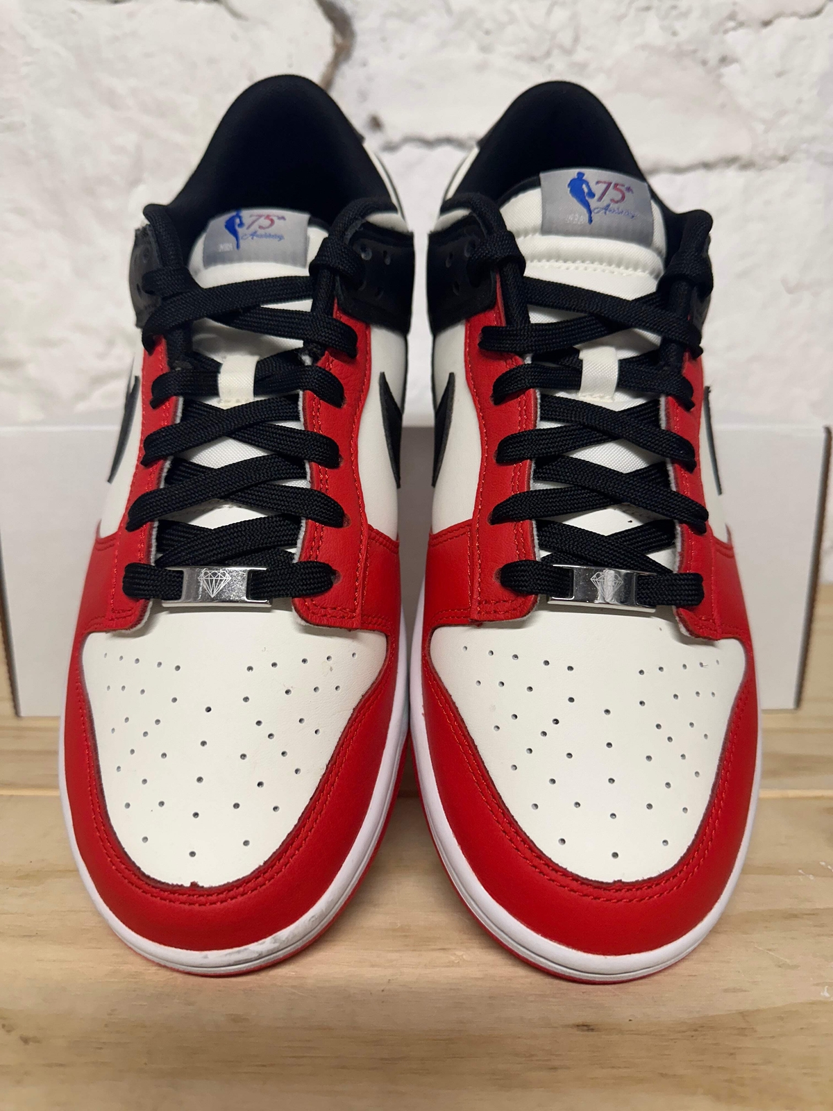 Nike Dunk Low NBA 75th Anniversary Chicago Size 10 Pre-owned Sneakers DD3363-100