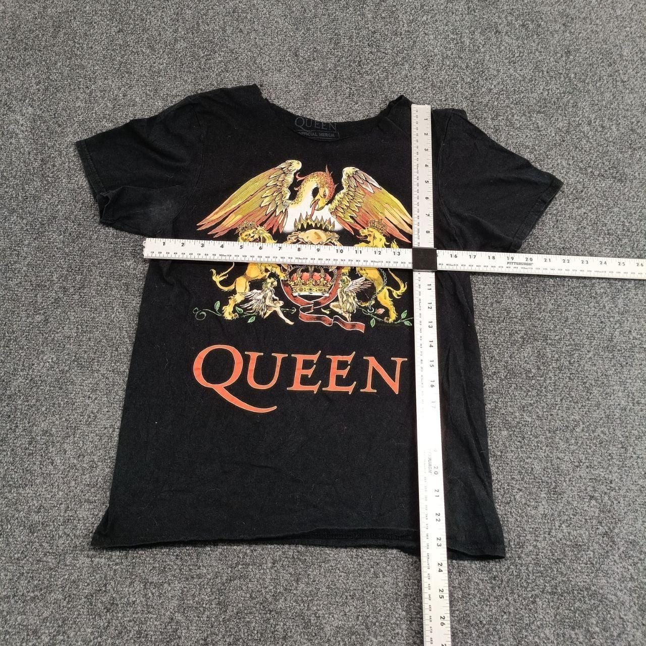 Queen Official Merch Crest Graphic T-Shirt