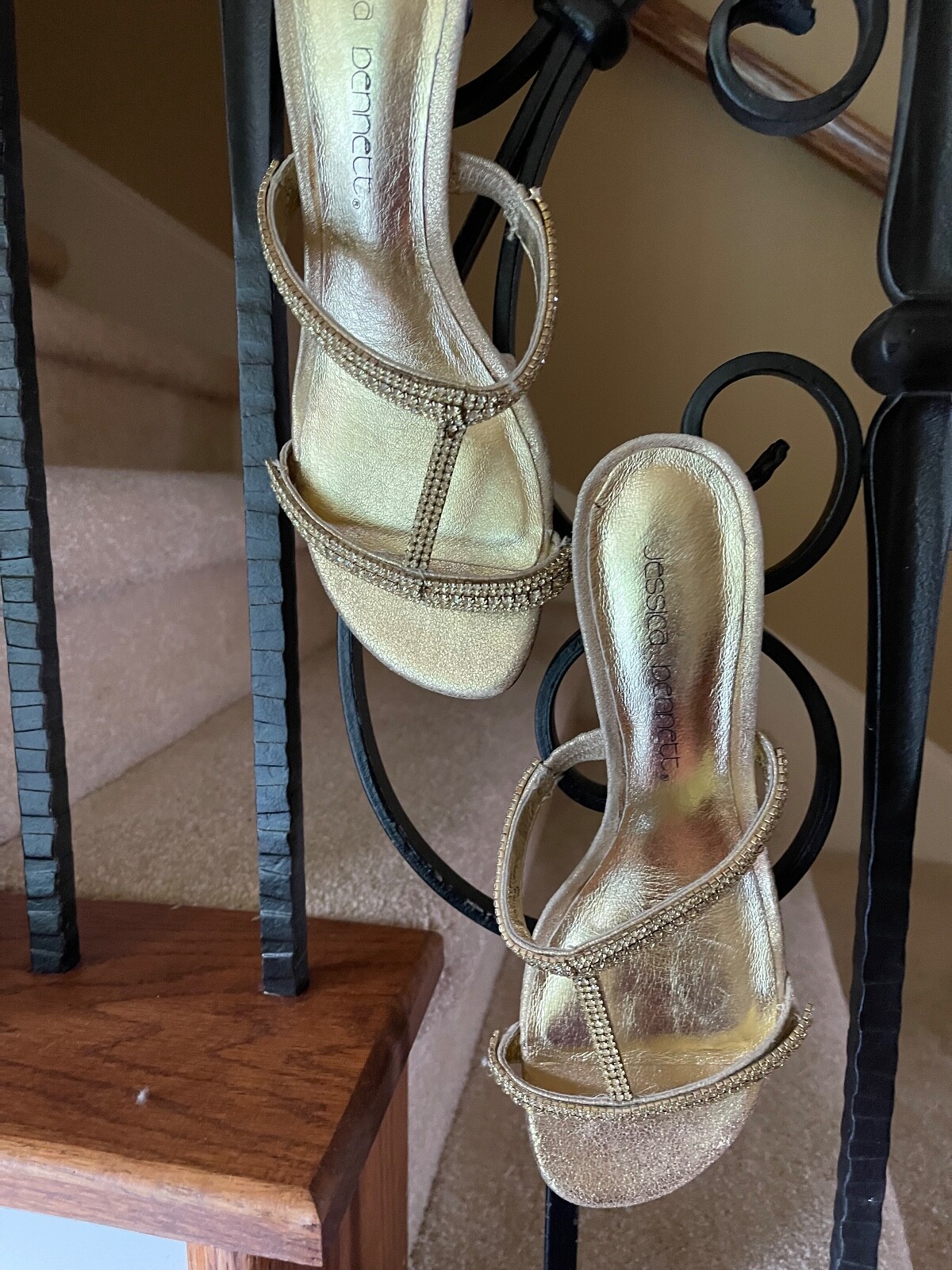 Jessica Bennett Gold Rhinestone Sandals, sz 9M, New