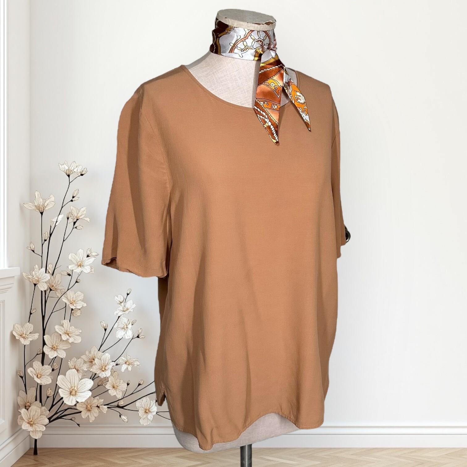 EILEEN FISHER Camel Brown Blouse Viscose Keyhole T Shirt Relaxed Classic Cozy M