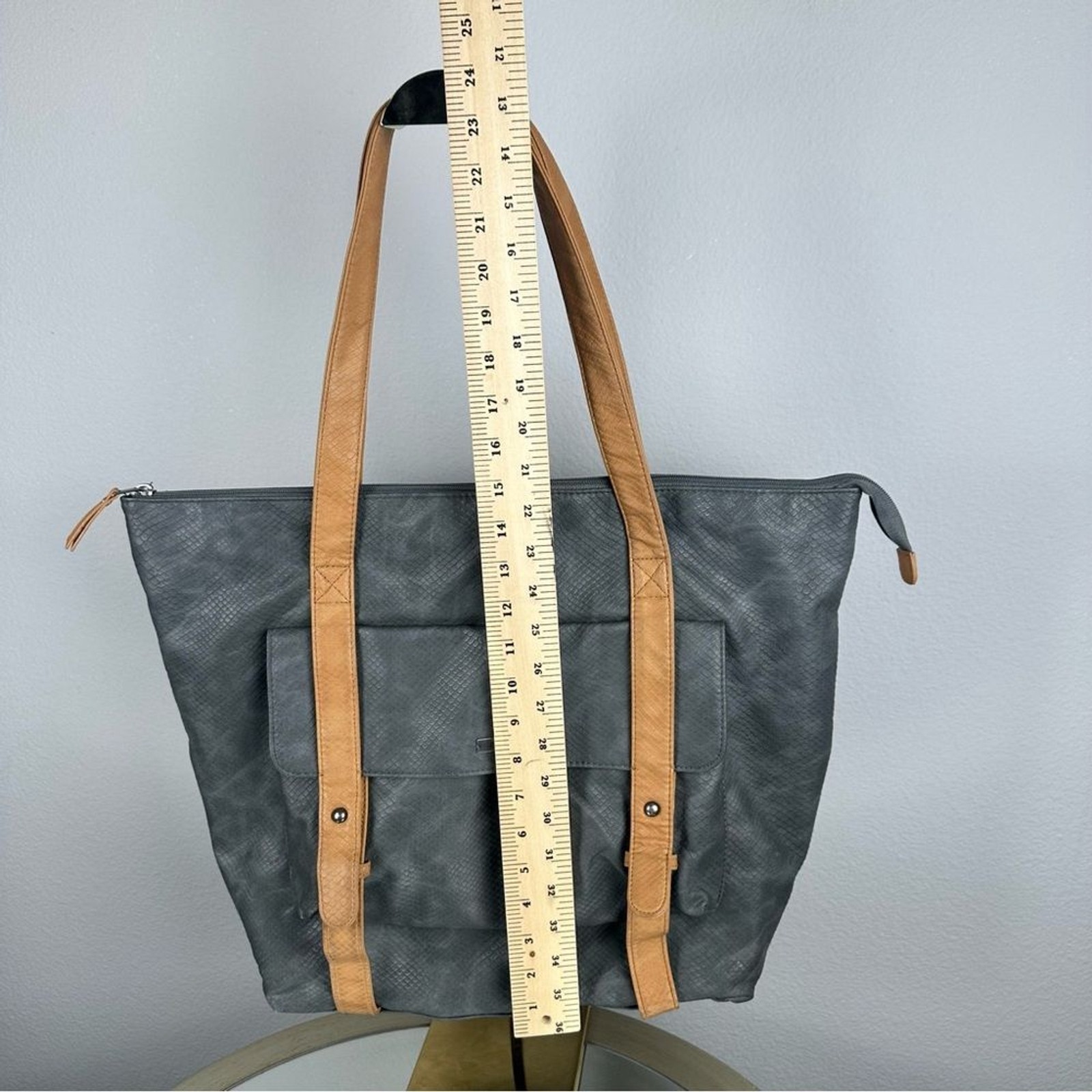 ROXY Large Tote Bag Grey Faux Leather Top Zipper Casual Travel Beach School