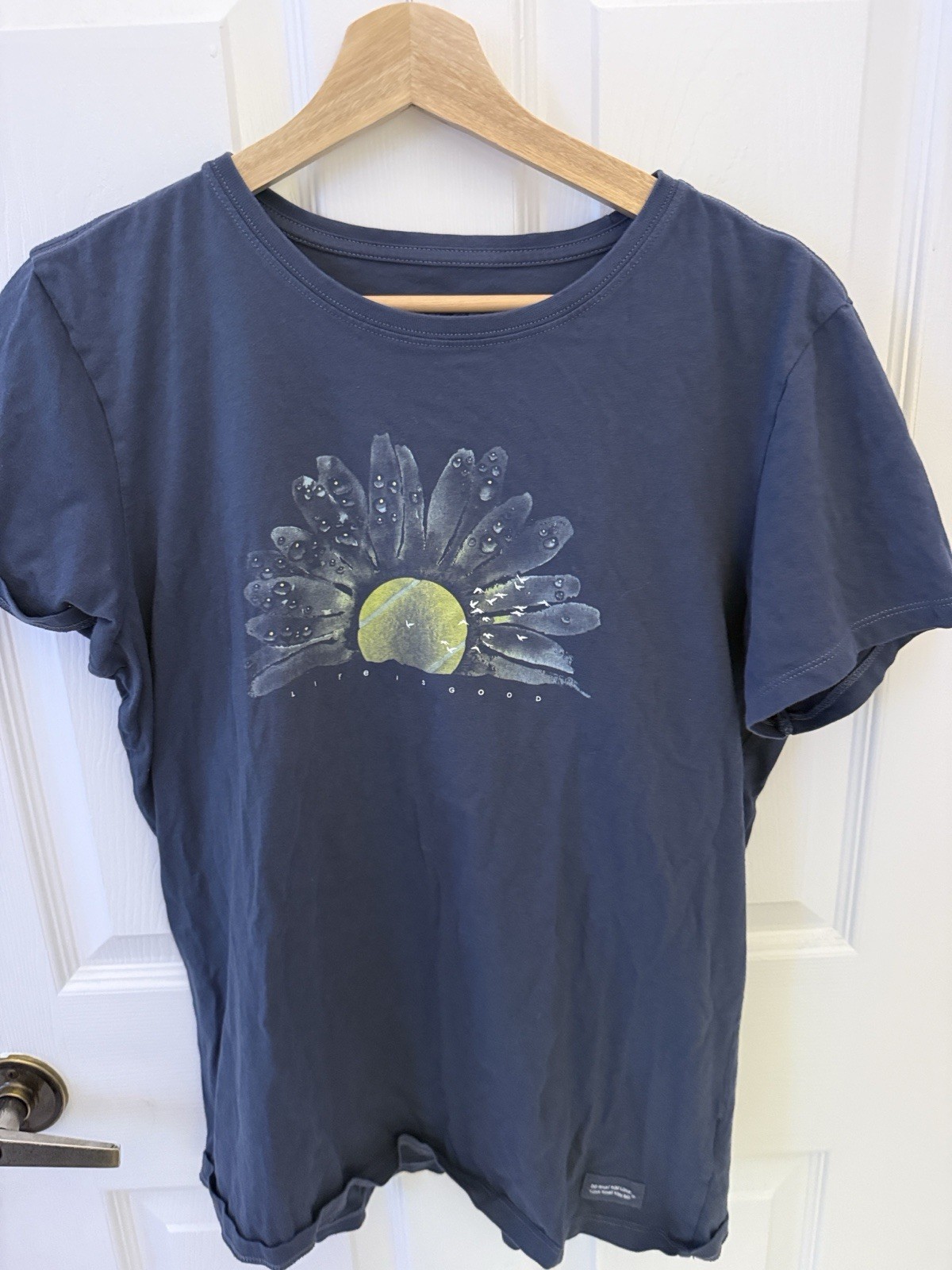 Life is Good Women’s L Blue Graphic Print Crew Neck Short Sleeve Tee