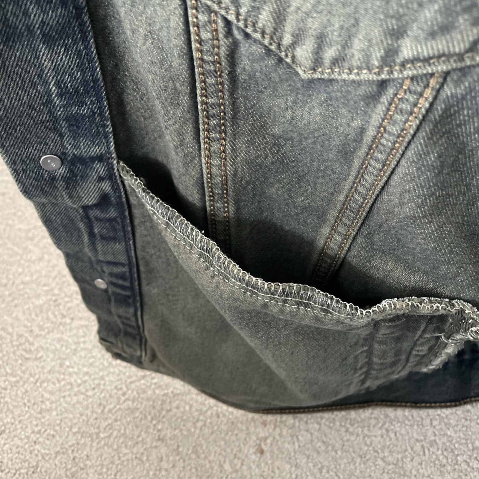 LEVI’S Men’s Medium Dust Blue Green Premium Denim Trucker Jacket Inner Pockets