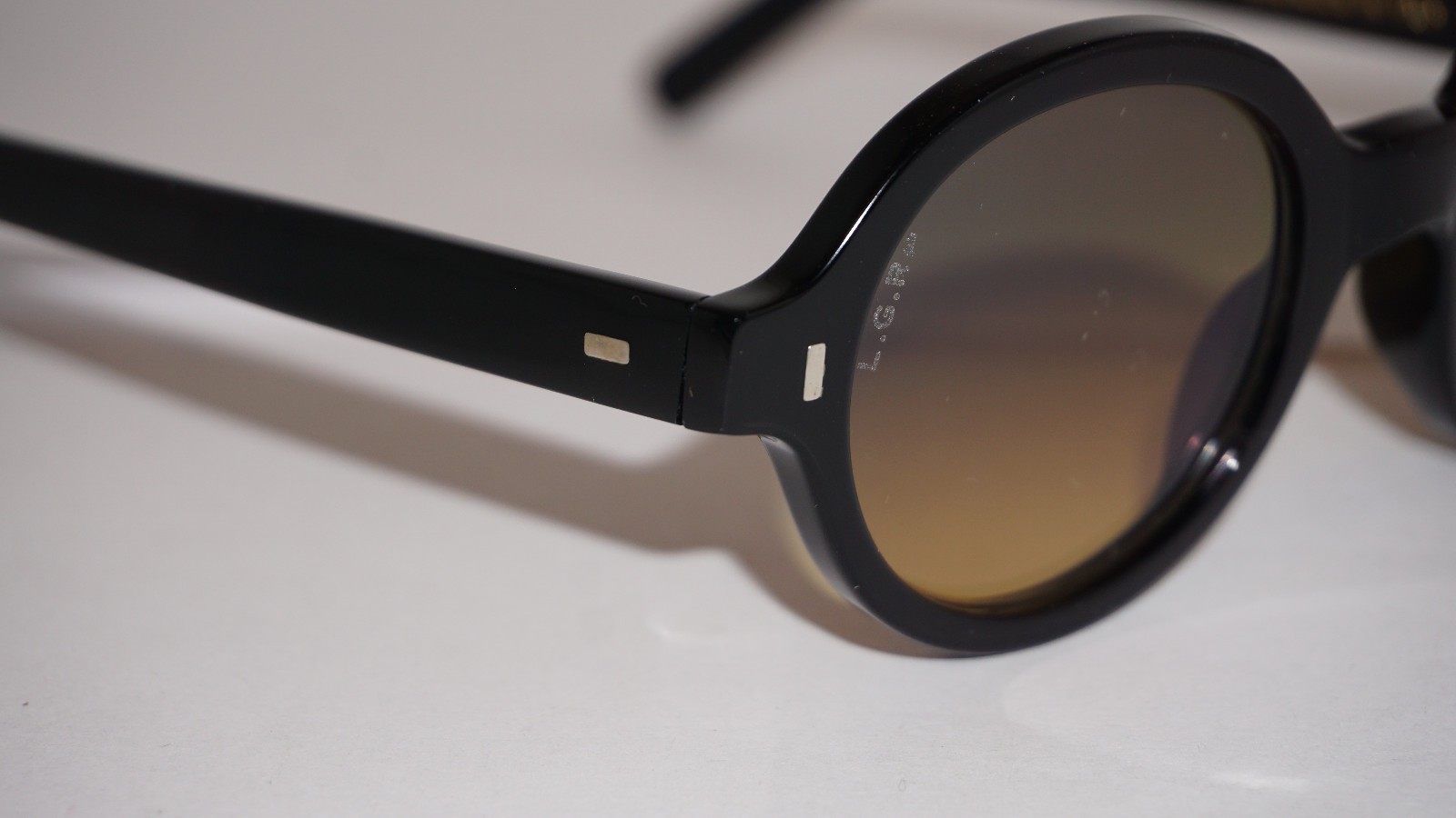 L.G.R Sunglasses REUNION BOLD 4172 Round Black Yellow Gradient 49 25 145