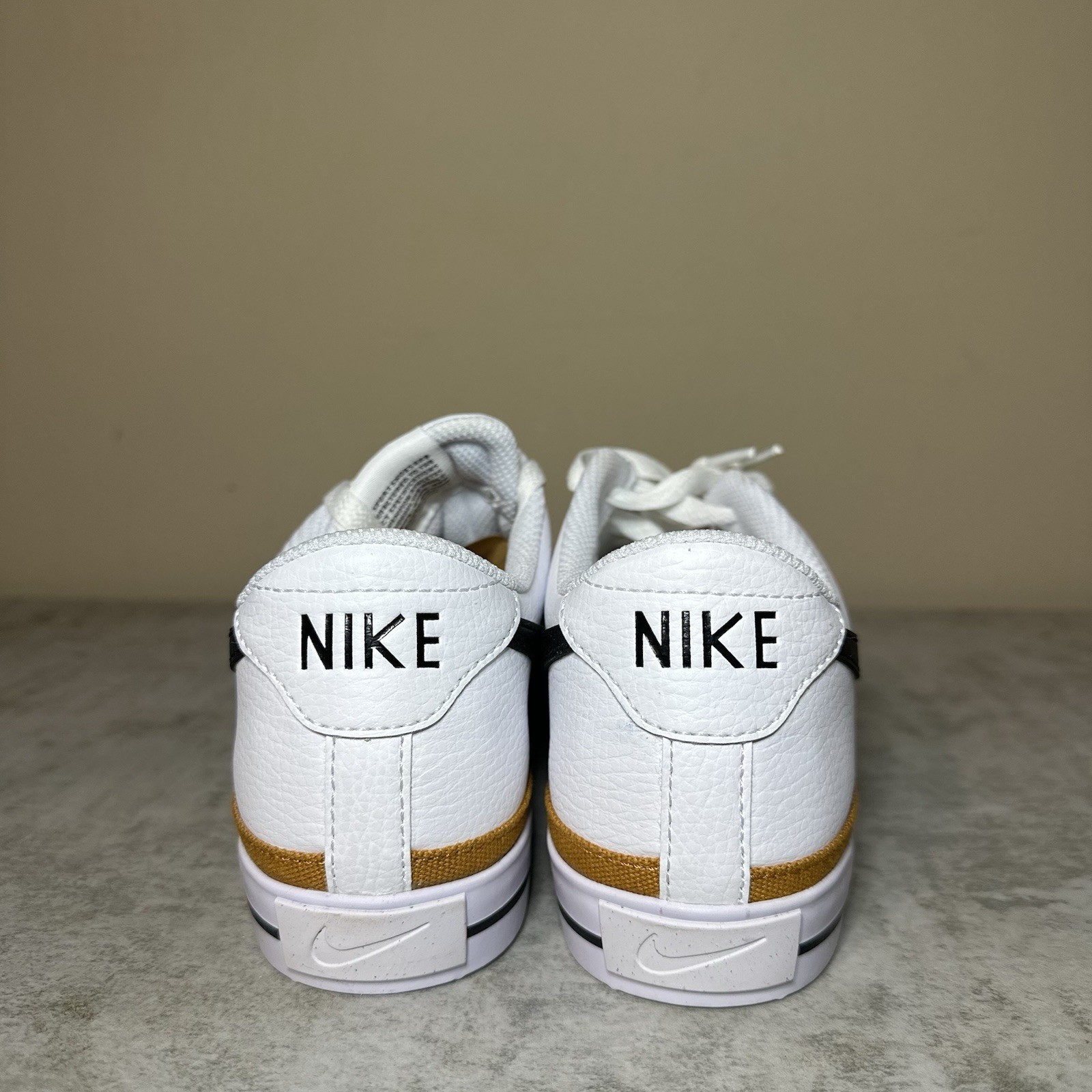 SIZE 9.5- Nike Womens Court Legacy Nn White Fashion Sneaker DH3161-100