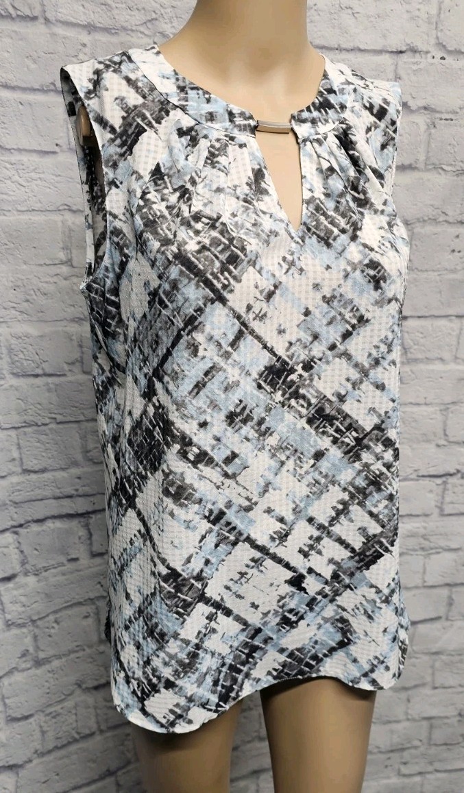 JONES NEW YORK S HIGH NECK METAL KEYHOLE CUT OUT PLEATED GEO CHECK CHIFFON TOP