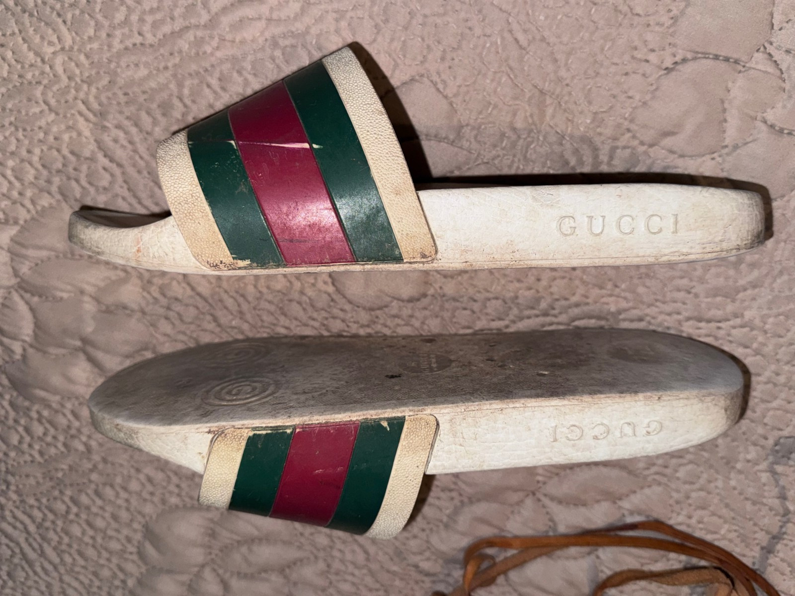 Gucci Men’s Web Rubber Slide Sandals White w/Red/Green Stripe